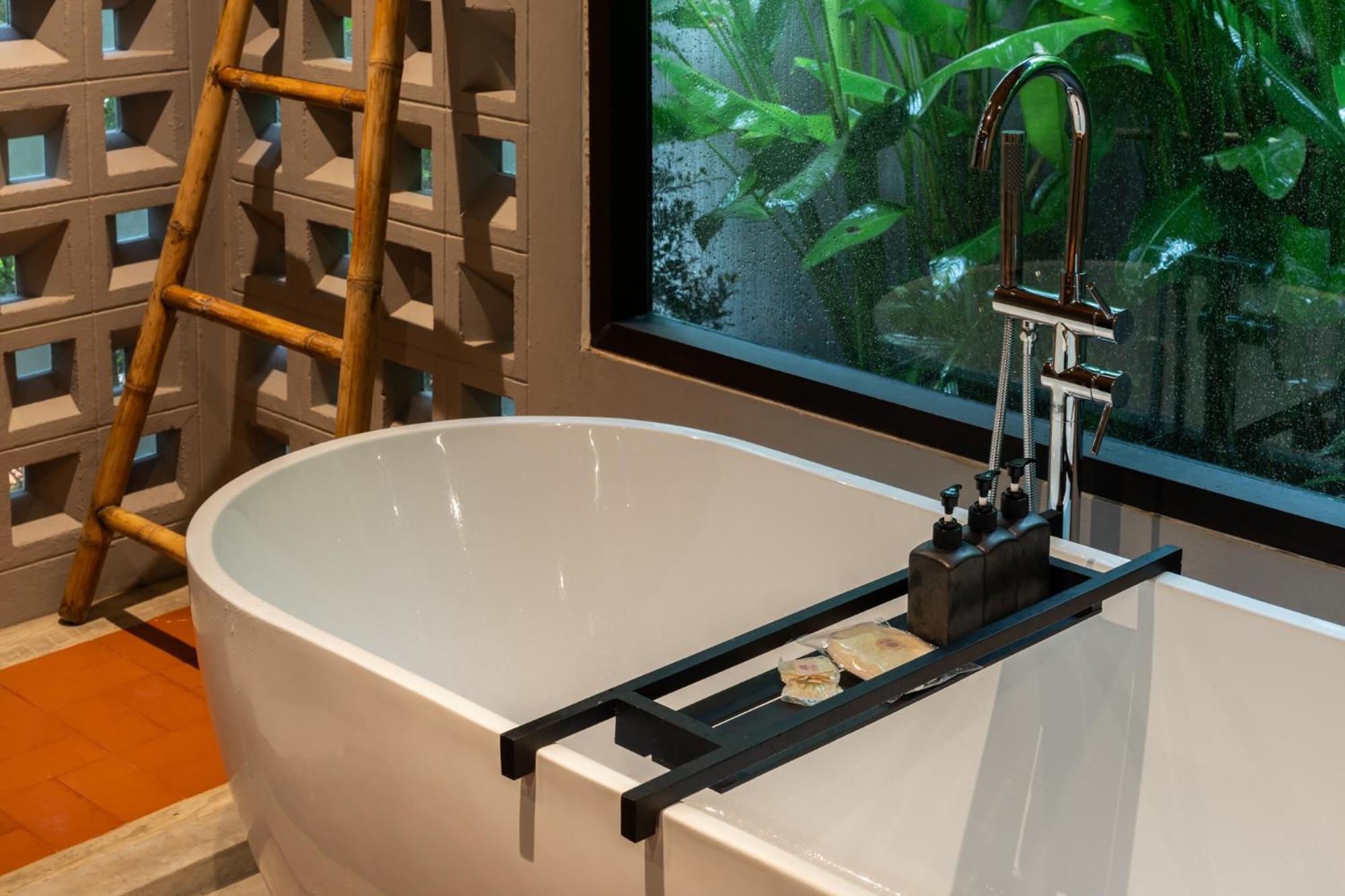 Villa with Private Pool - Photo 3