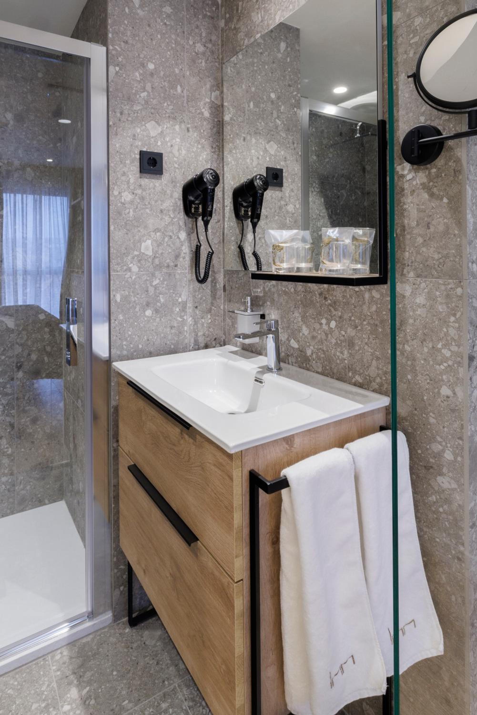 Double Room - Photo 3