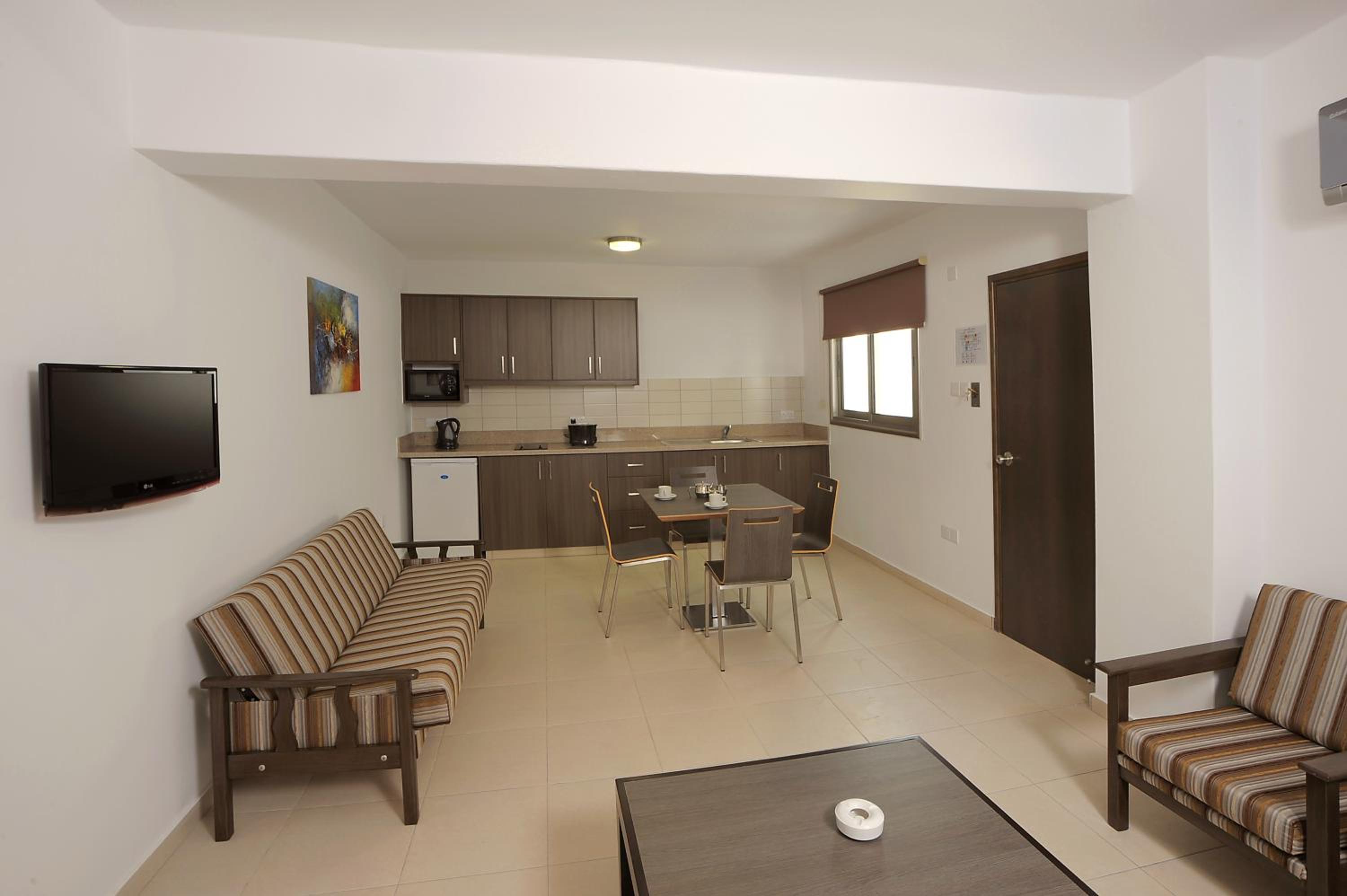 One-Bedroom Apartment - Photo 5