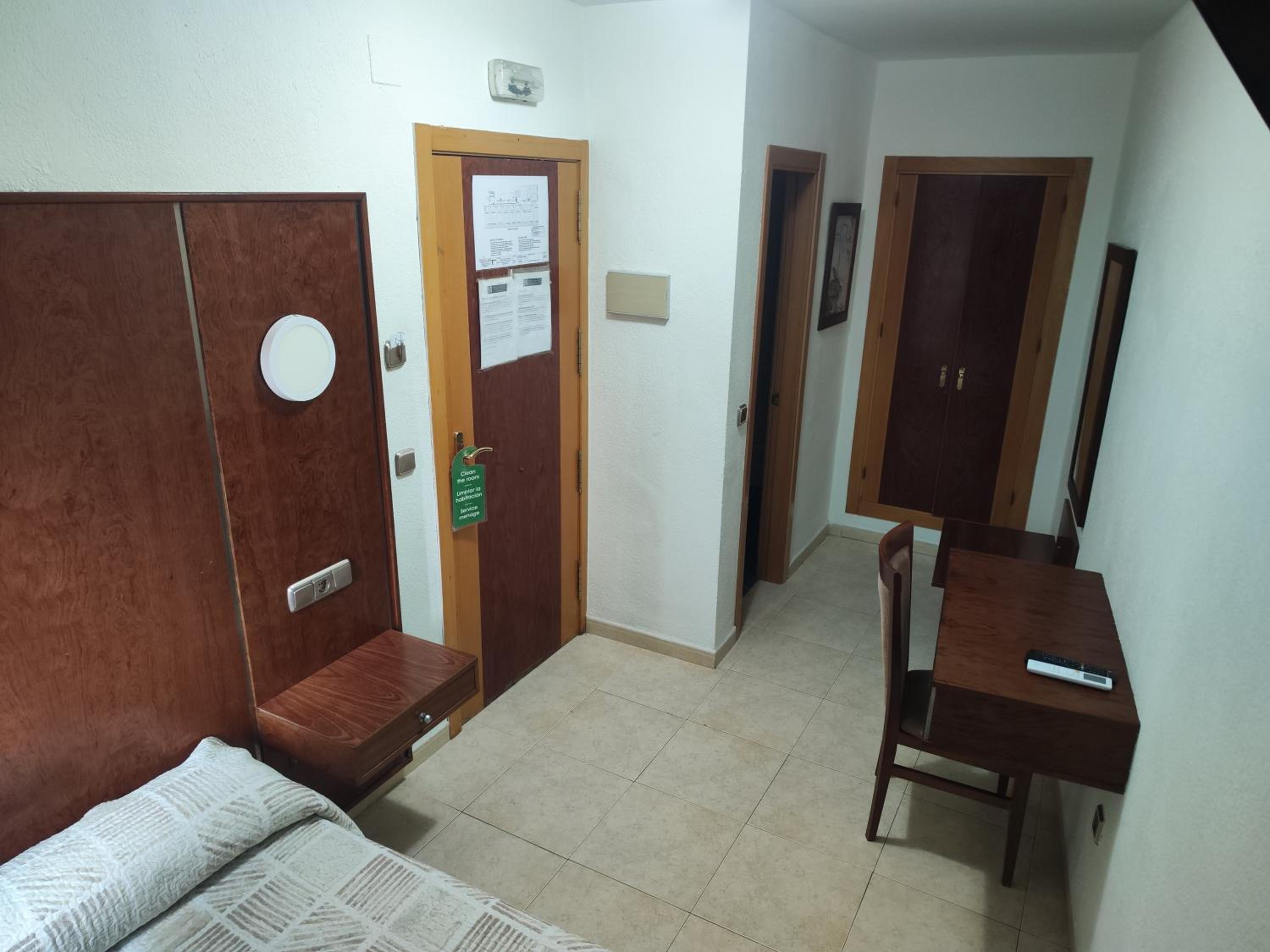 Single Room photo 2