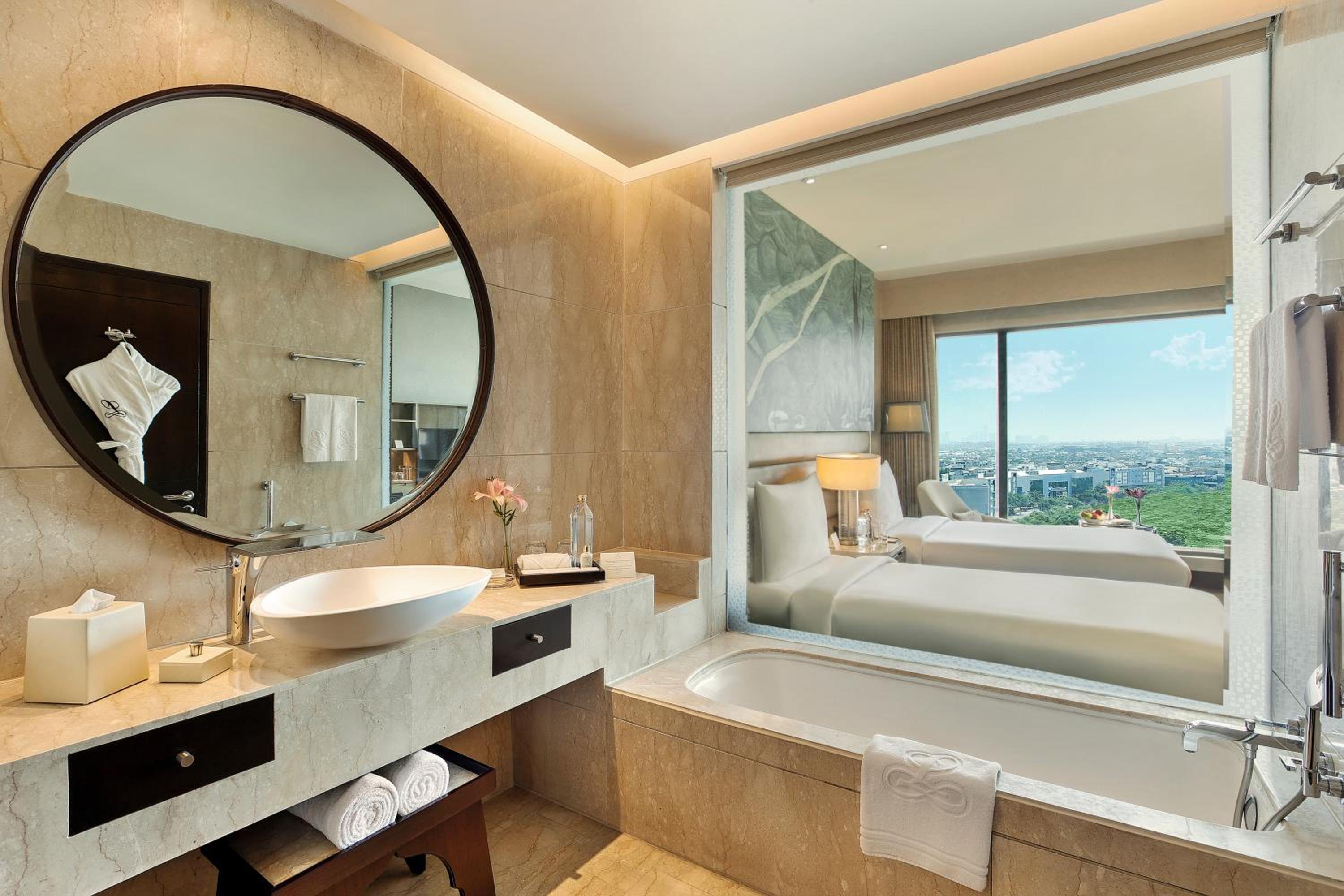 Deluxe Twin Room with Bathtub- 10% savings on all hotel services