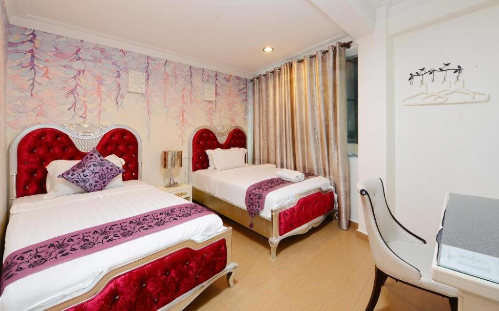 Twin Room - Photo 5