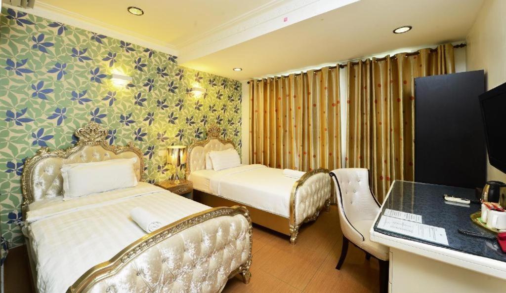 Twin Room - Photo 1
