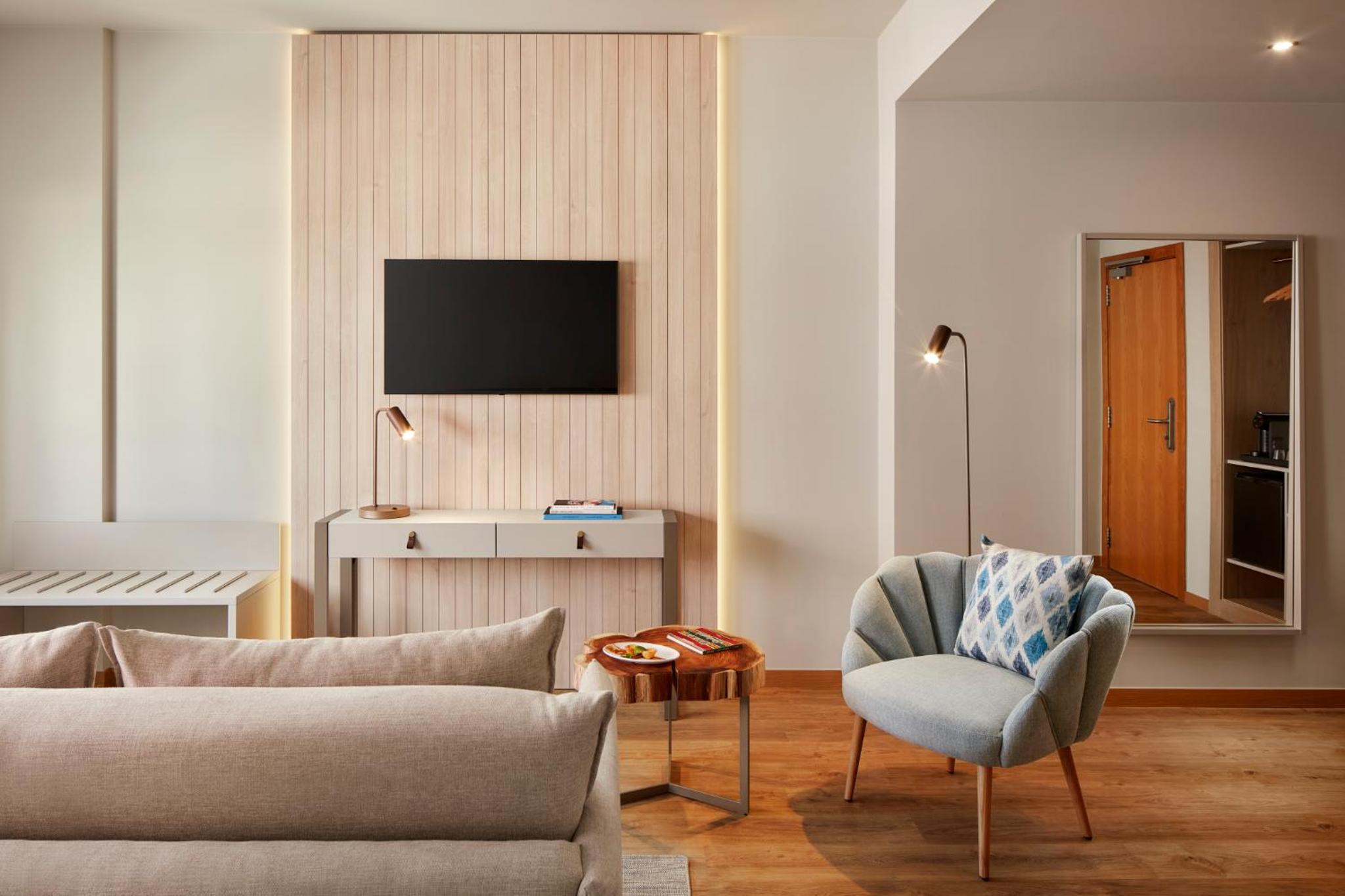 Superior Room with City View