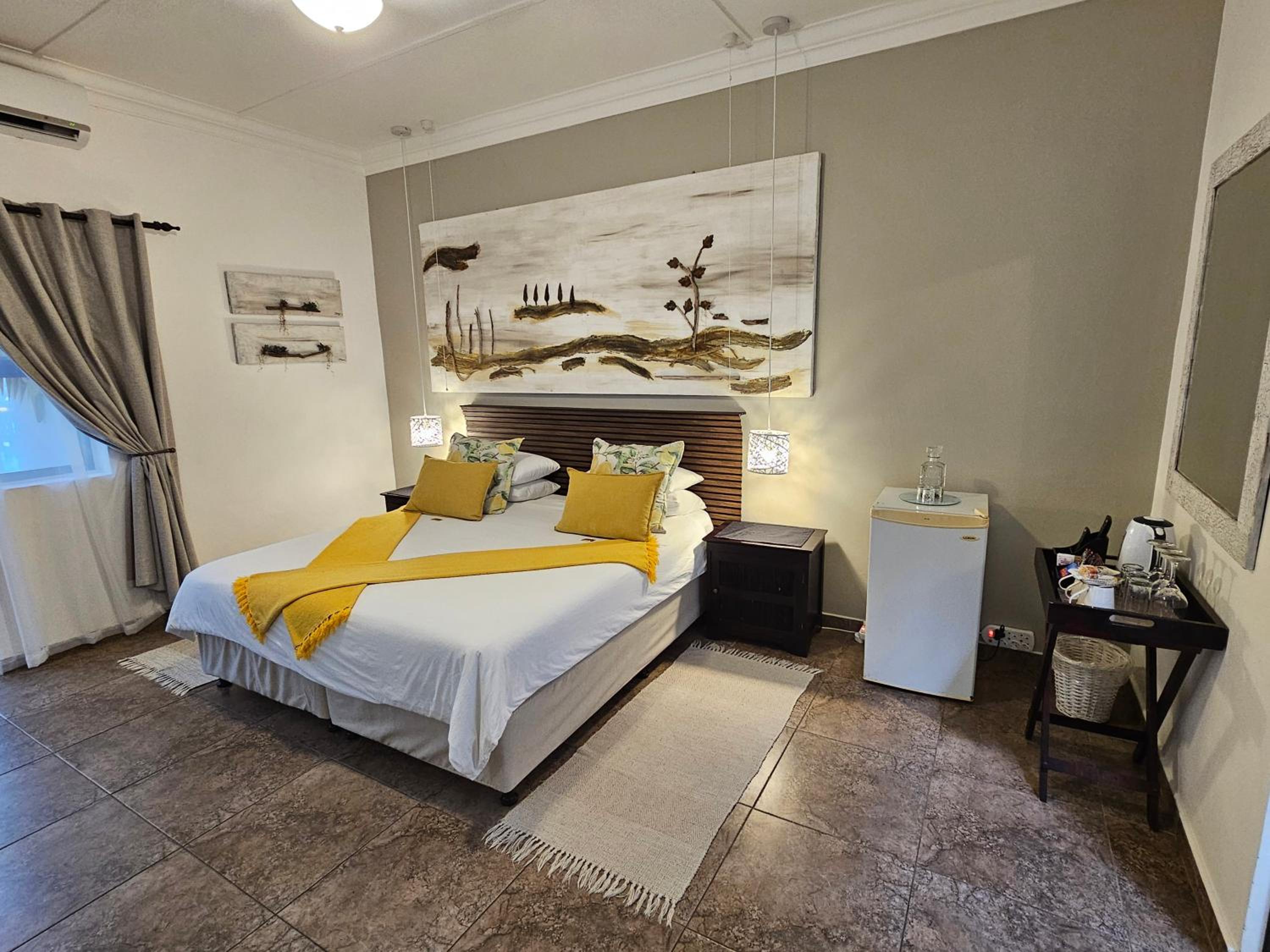 Luxury Twin/King Two Bedroom Garden View Room with Patio photo 2