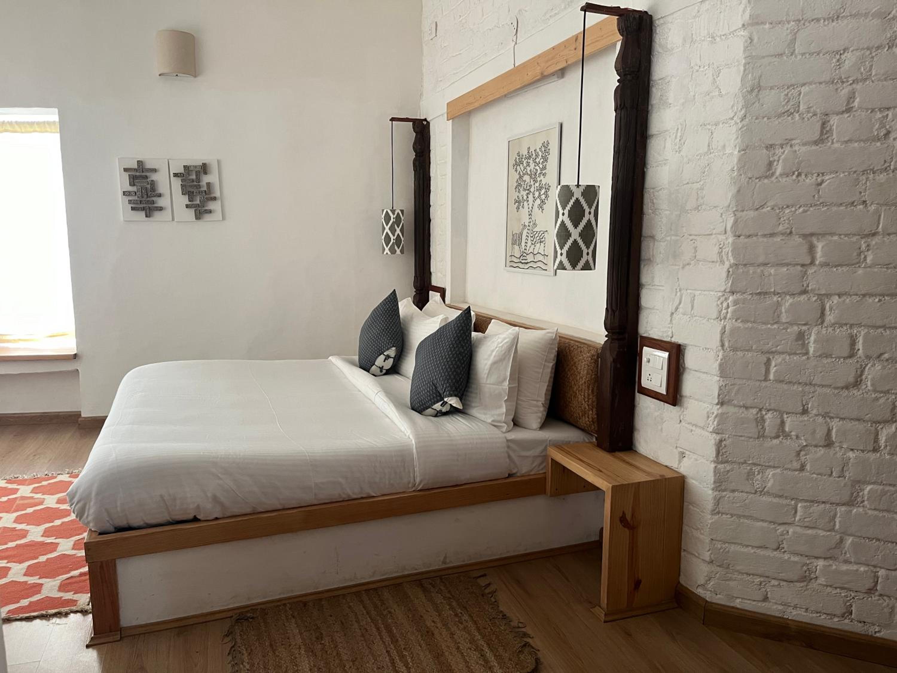 Double Room with Private Bathroom - Photo 24