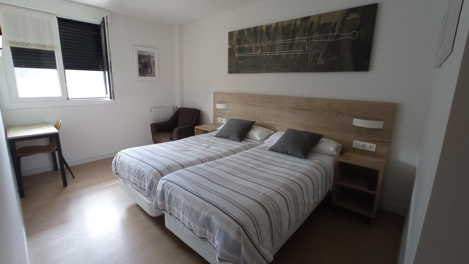 Double or Twin Room photo 3