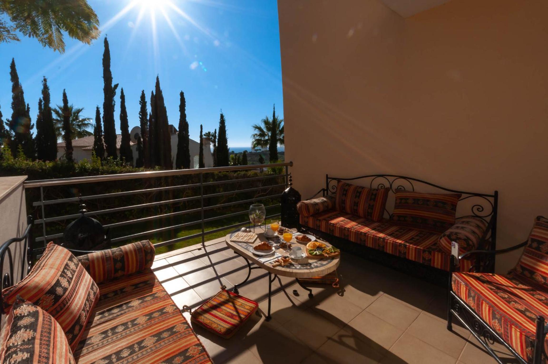 Apartment with Terrace - Photo 35