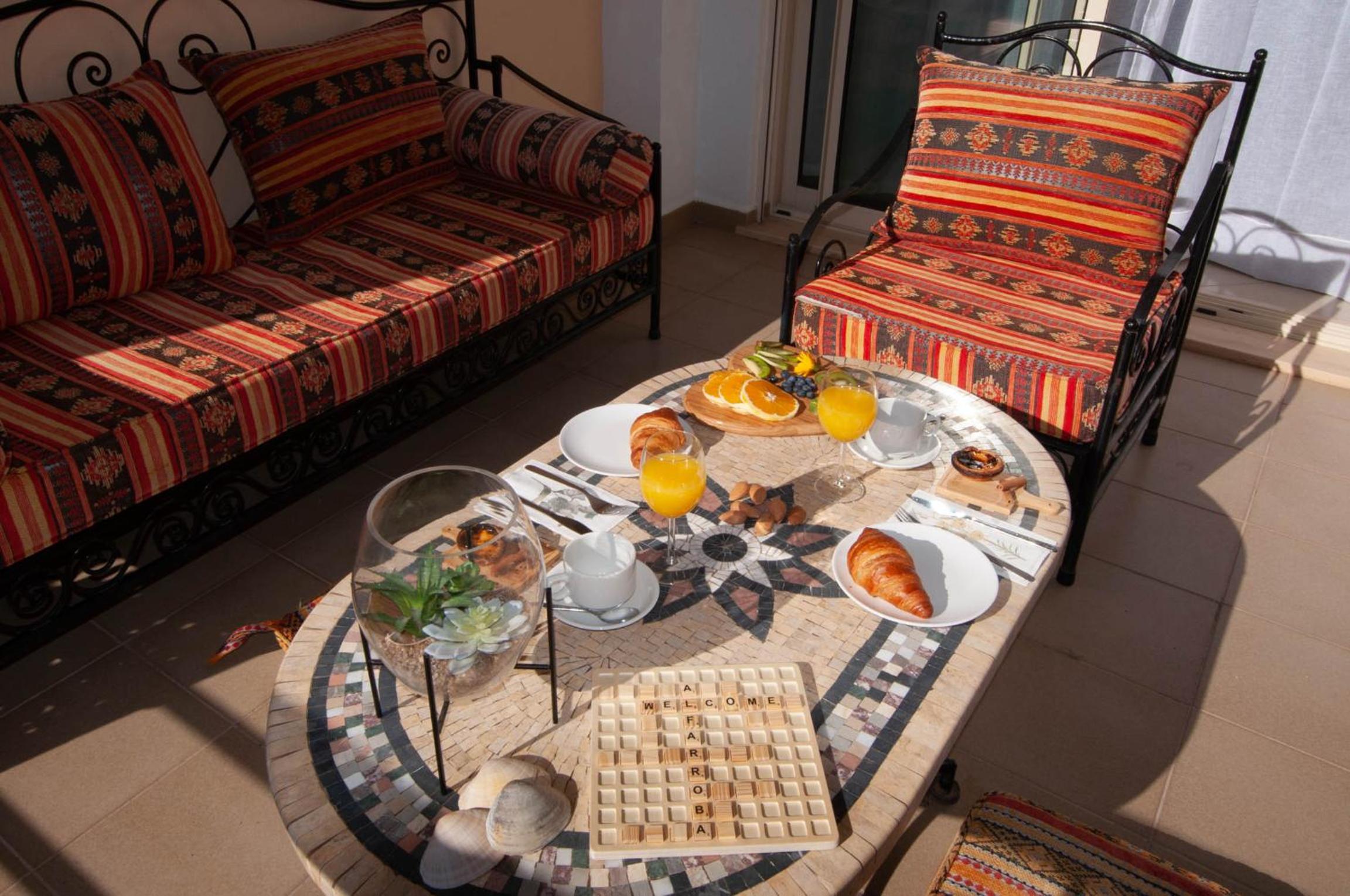 Apartment with Terrace - Photo 18