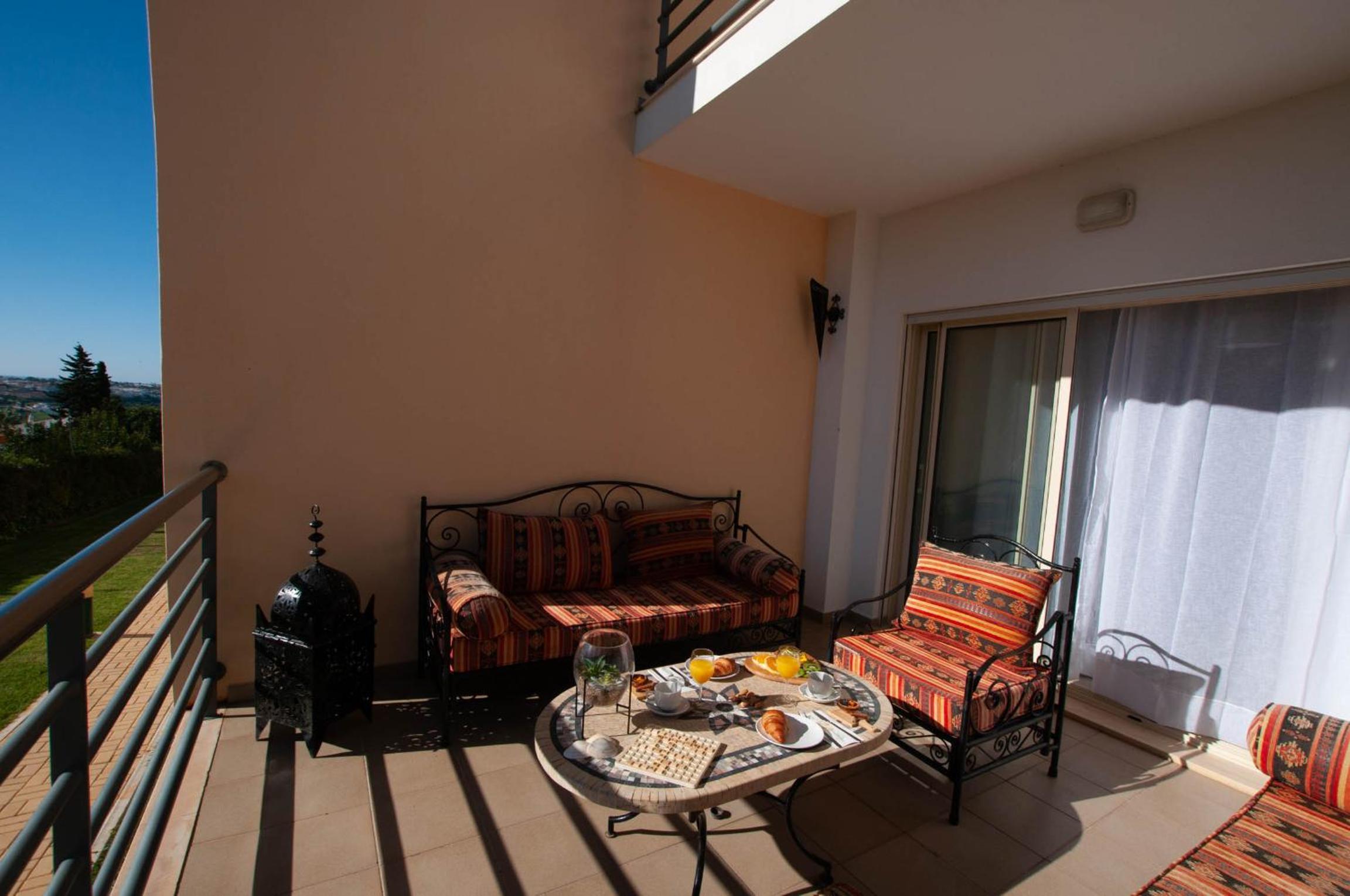 Apartment with Terrace - Photo 19