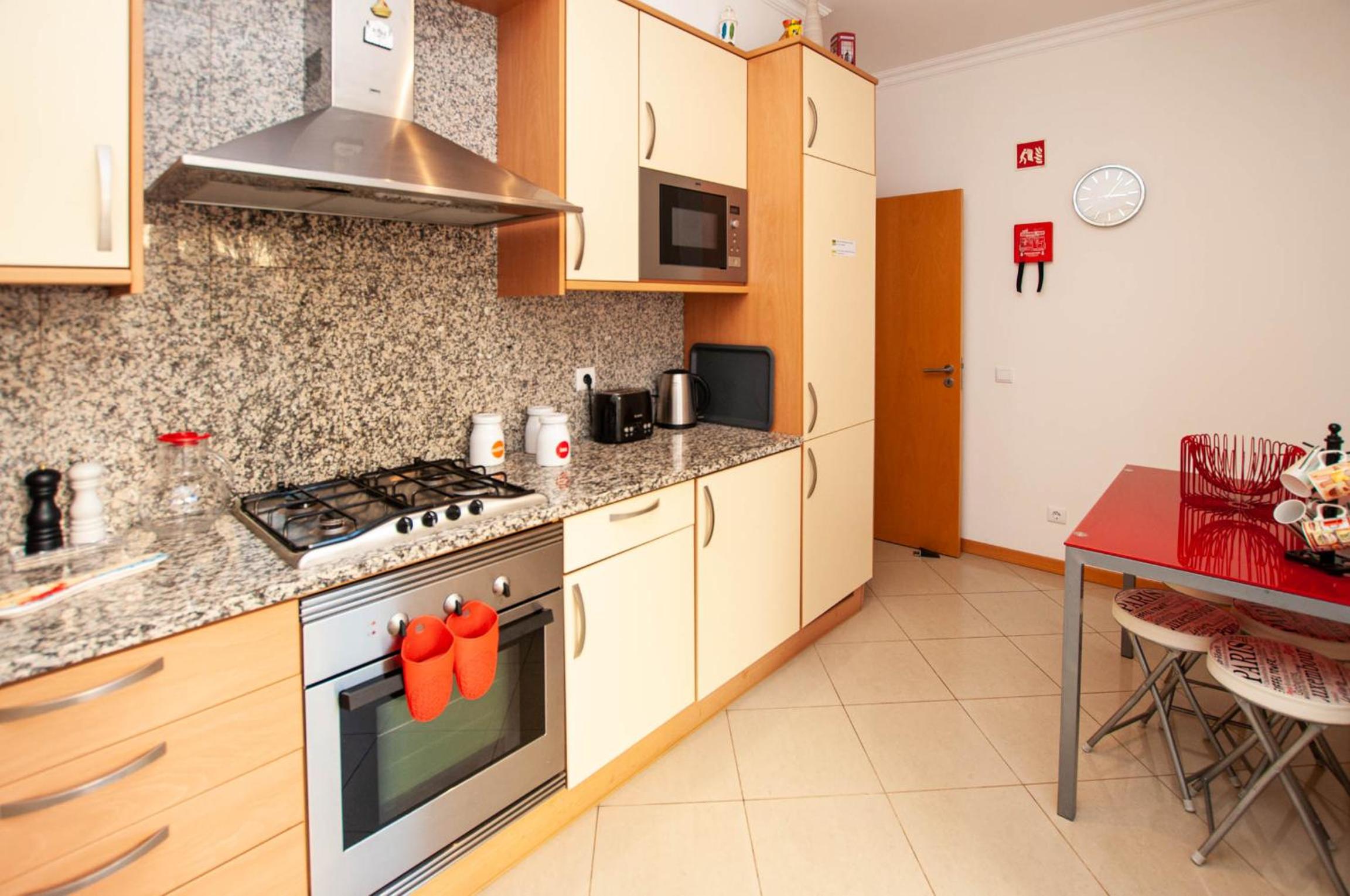Apartment with Terrace - Photo 2