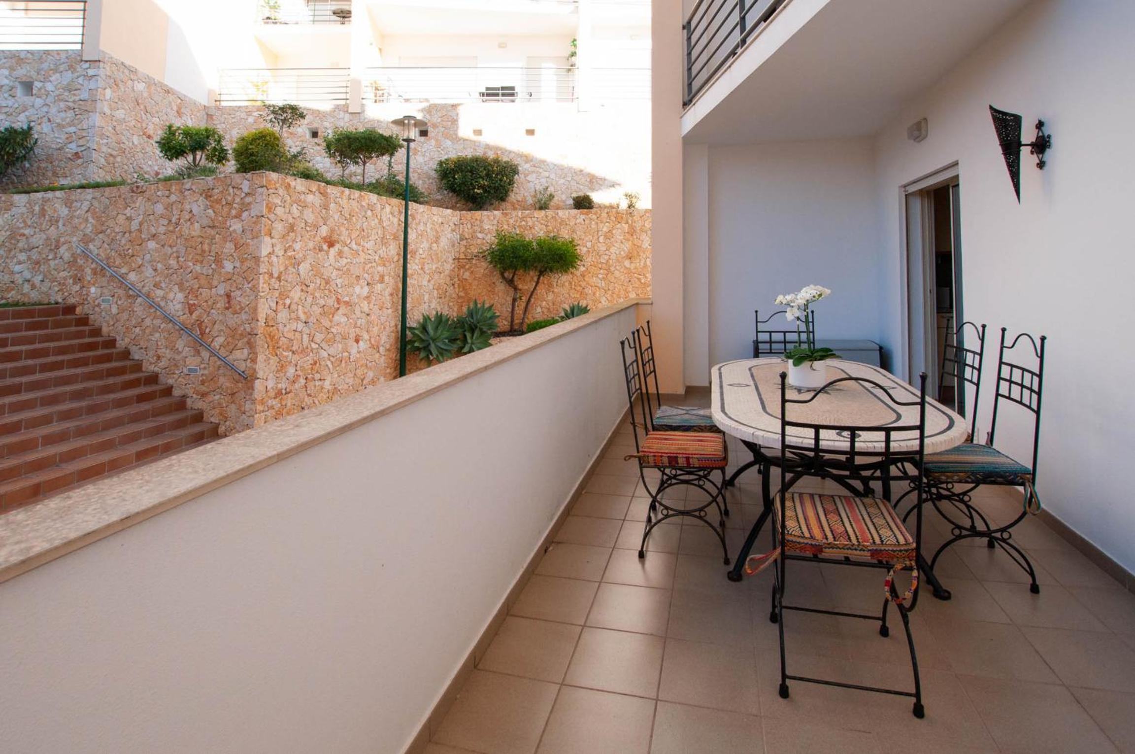 Apartment with Terrace - Photo 12