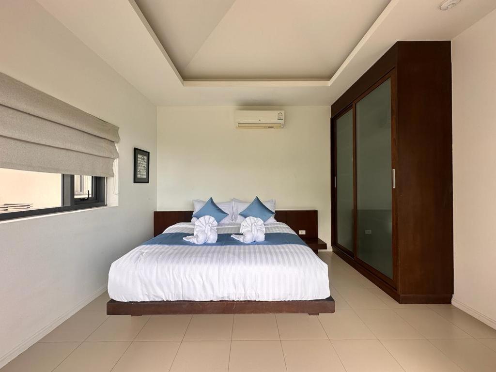 Apartment with Pool View  photo 1