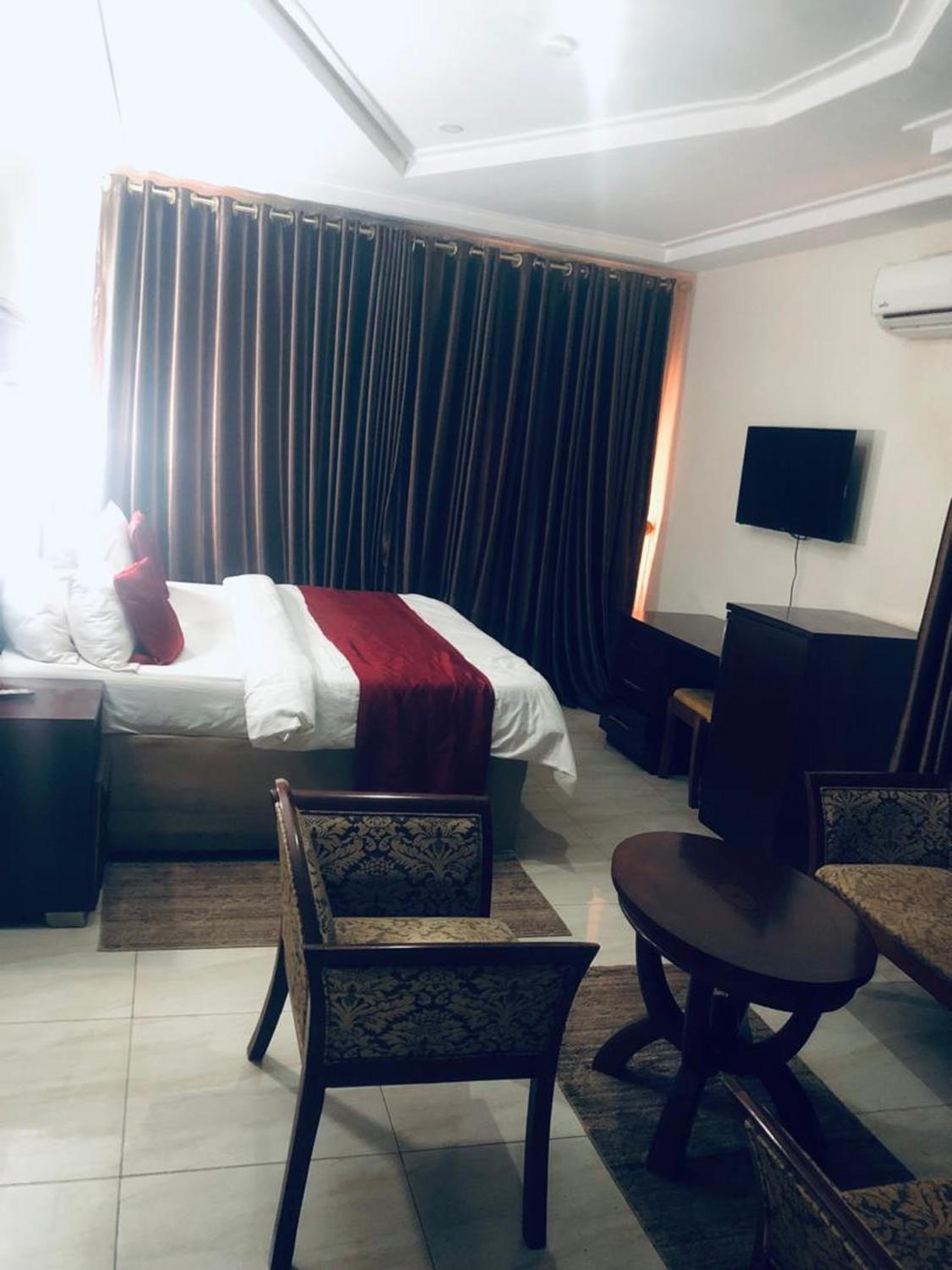 Suite photo 1