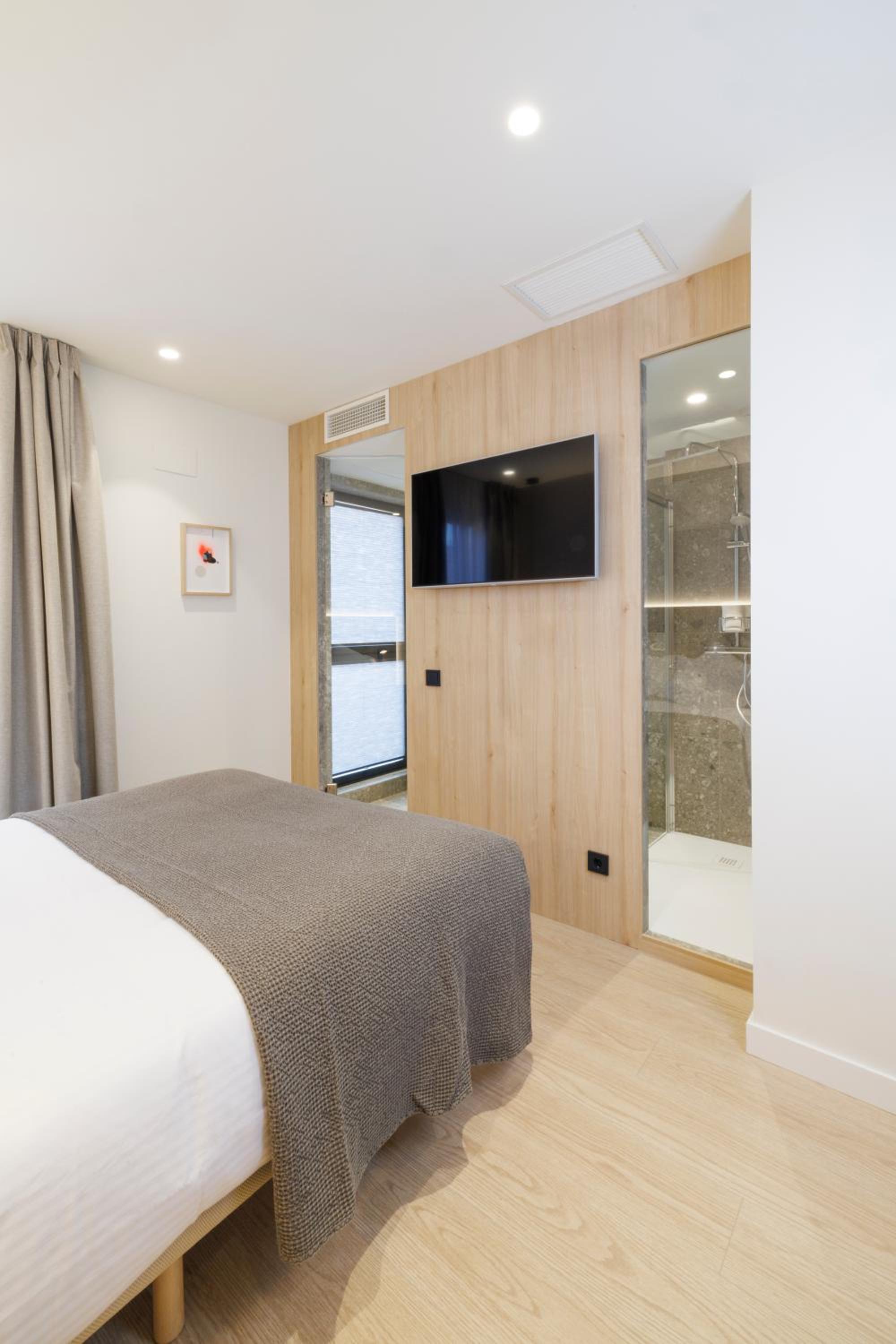 Double Room - Photo 14