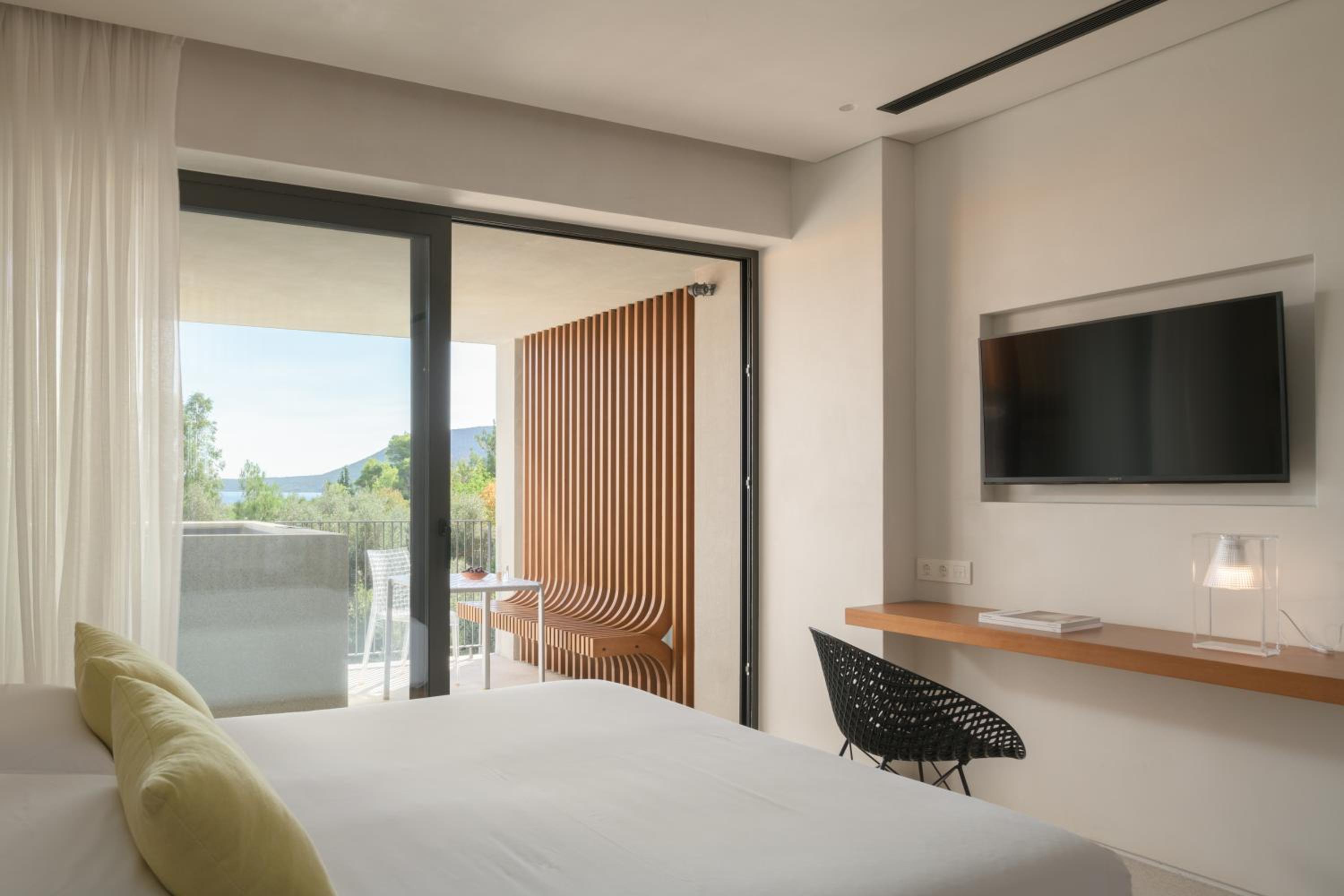 Suite with Spa Bath - Photo 4