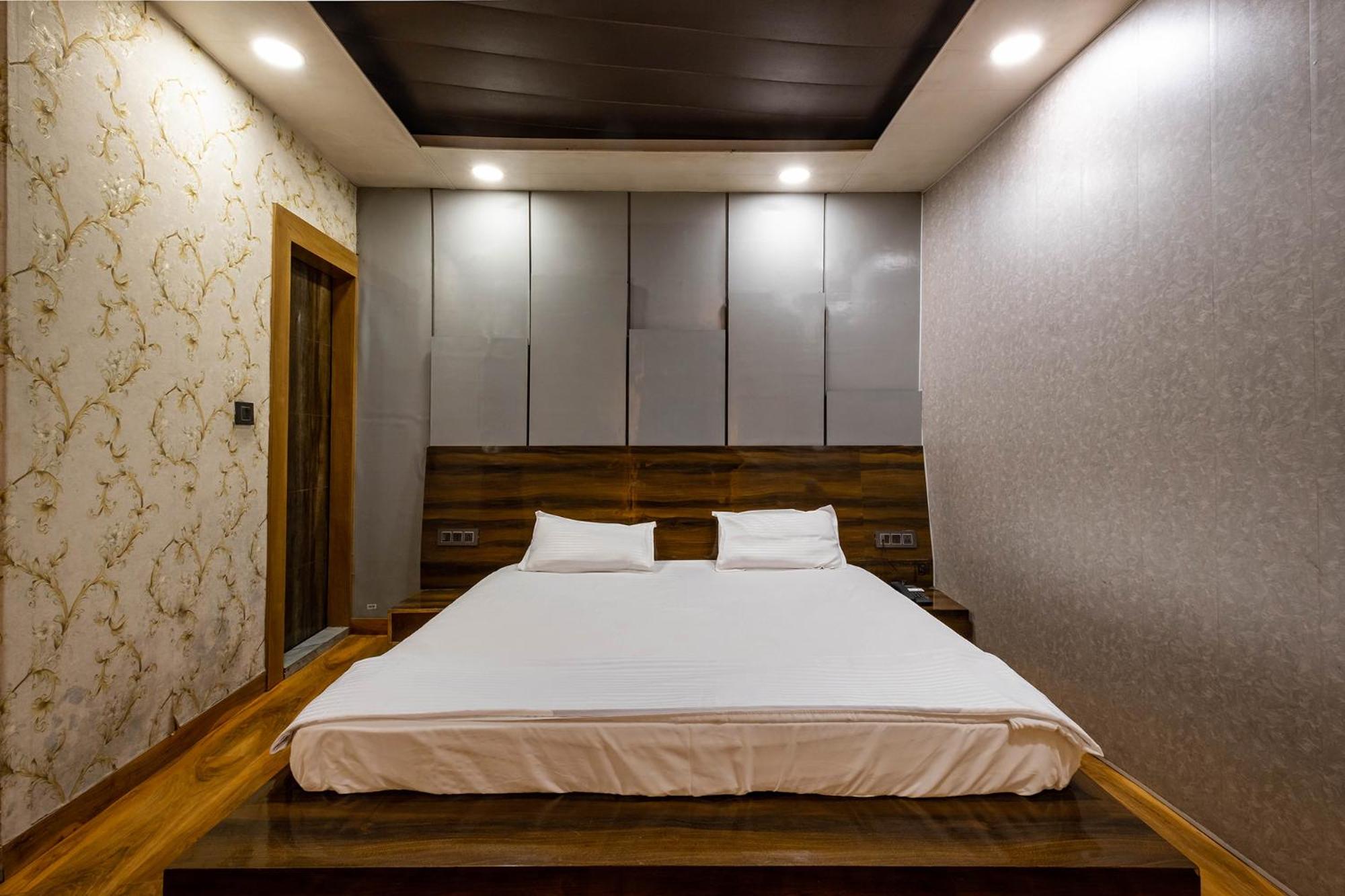 Deluxe Room - Photo 4