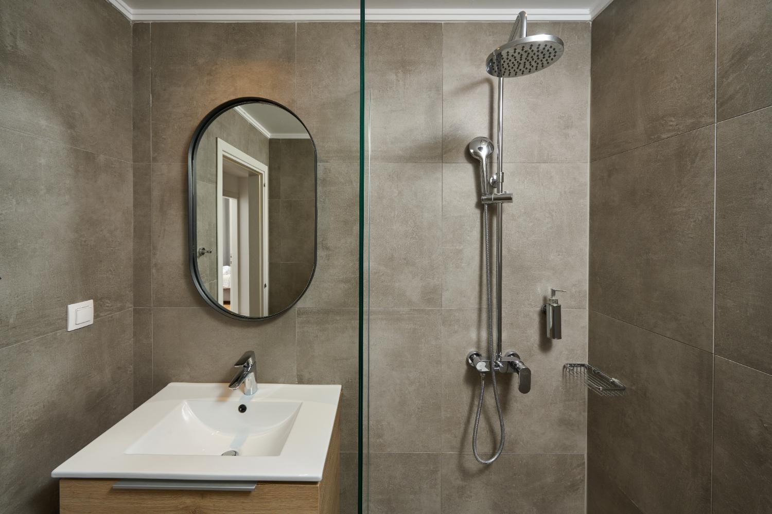Superior Suite - Photo 9