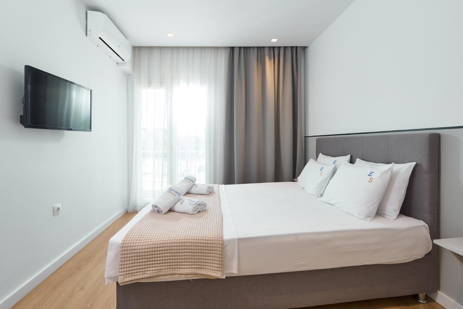 Standard Suite - Photo 2