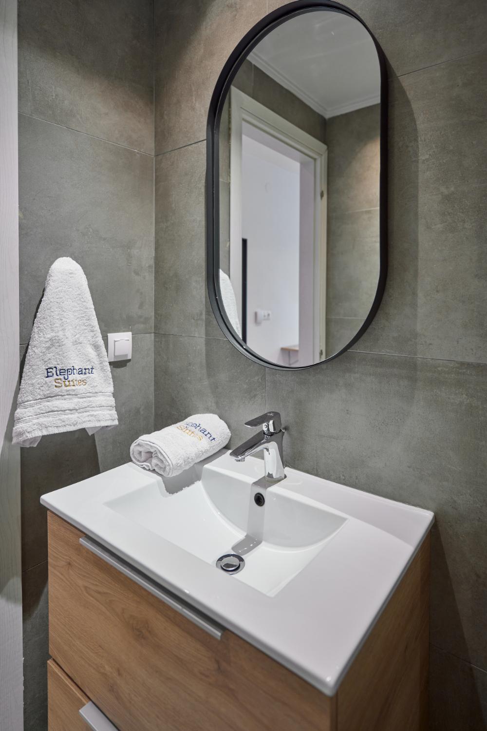 Standard Suite - Photo 7