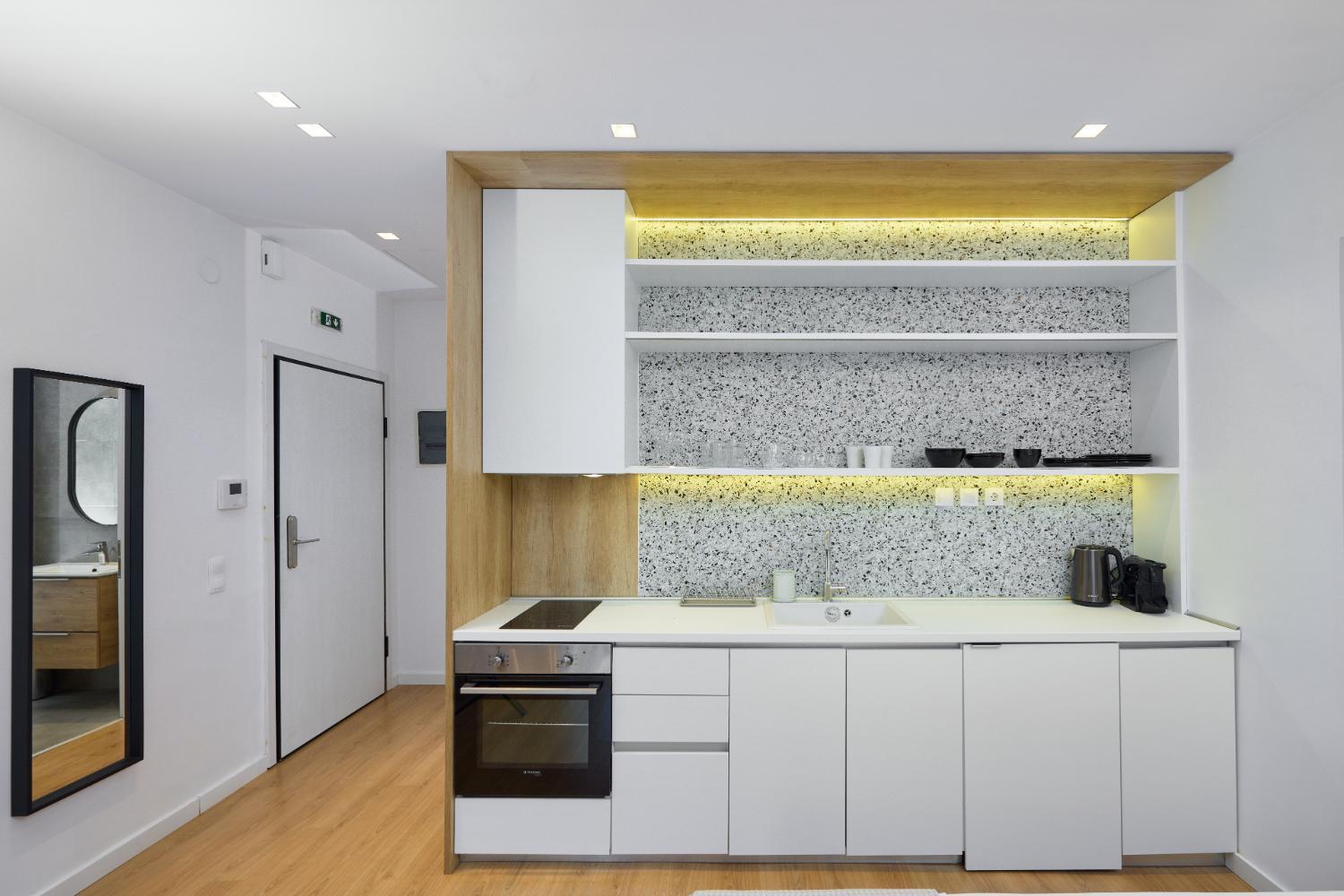 Standard Suite - Photo 8