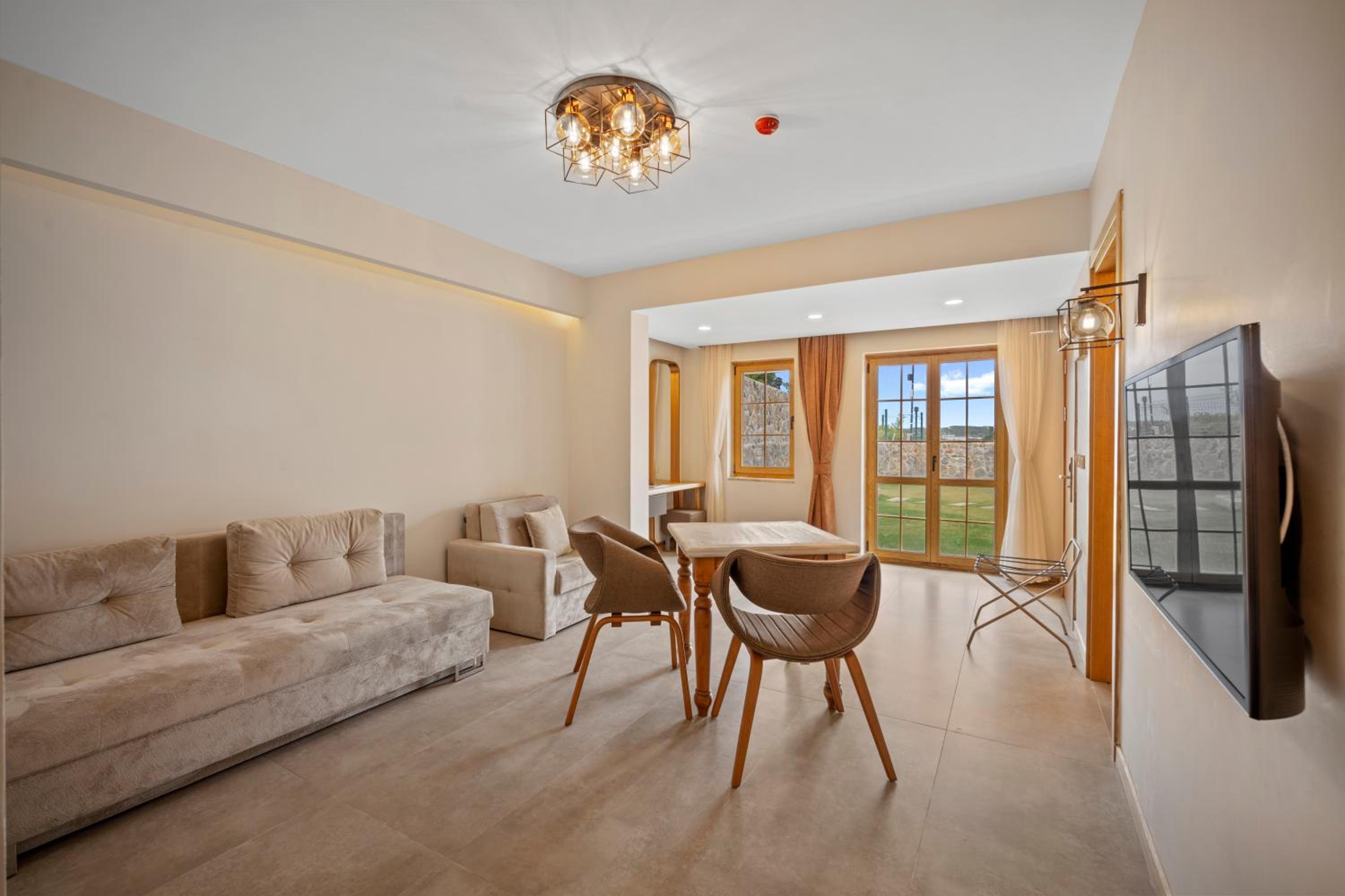 Premium Quadruple Room - Photo 6