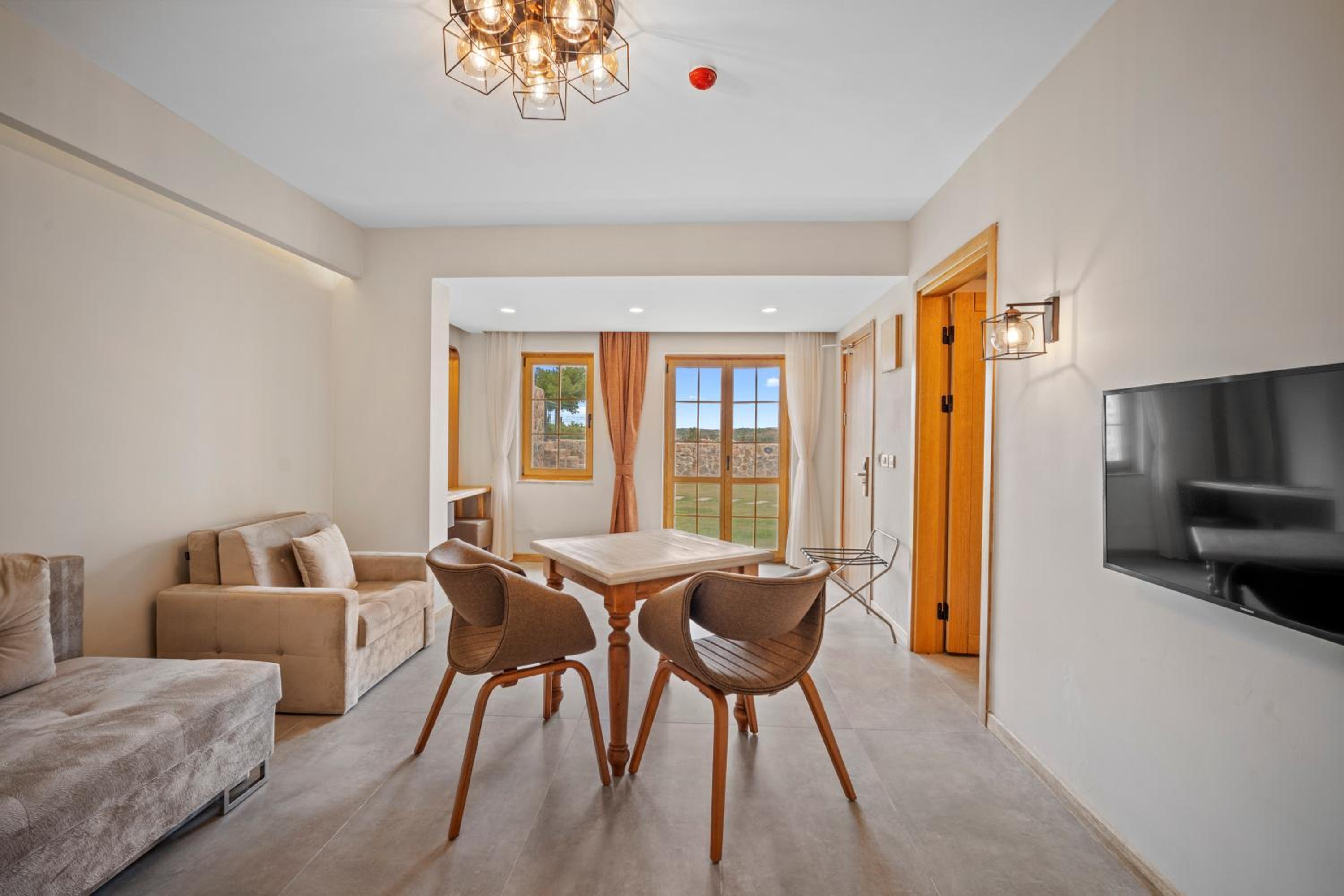 Premium Quadruple Room - Photo 2