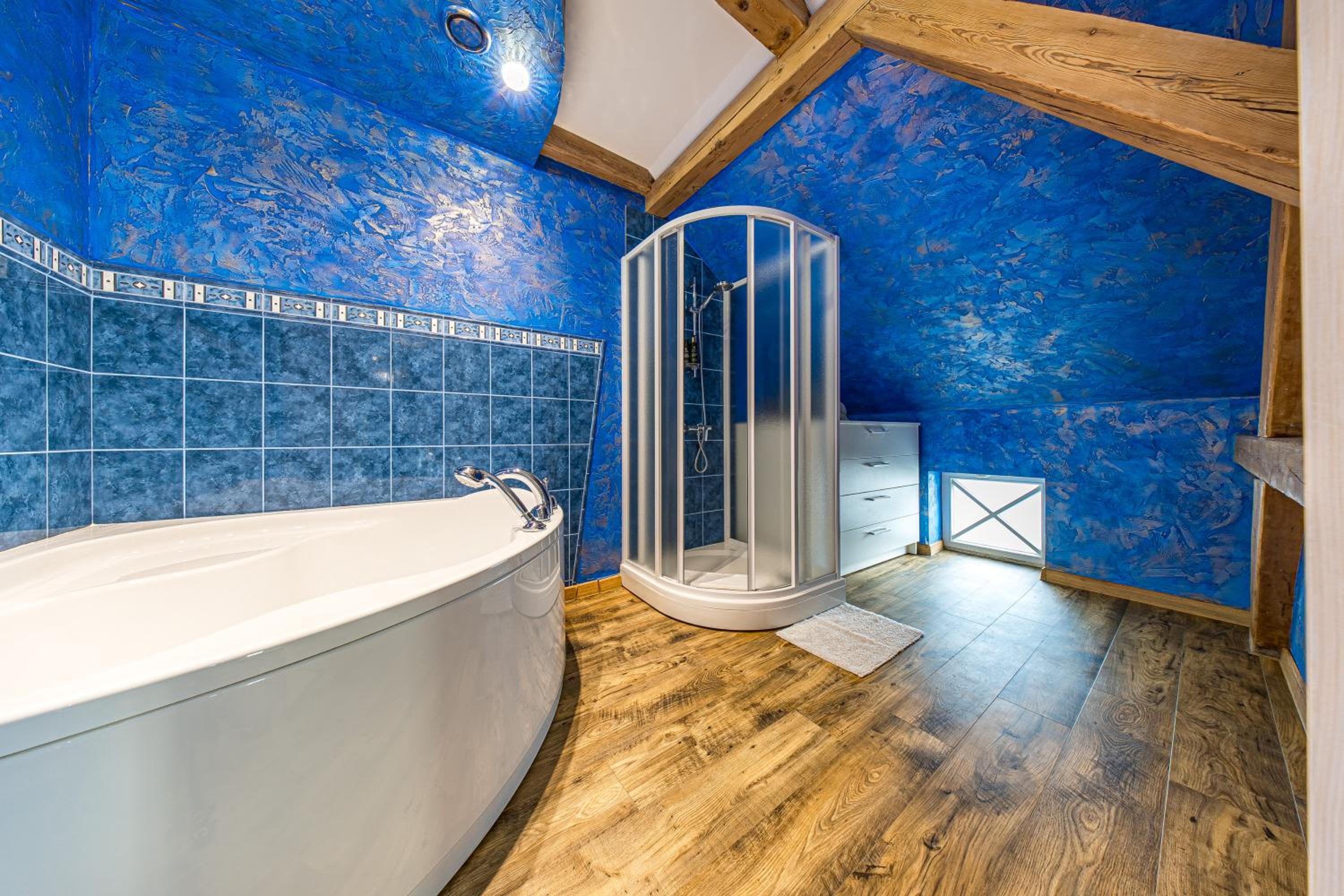 Superior King Suite - Photo 21