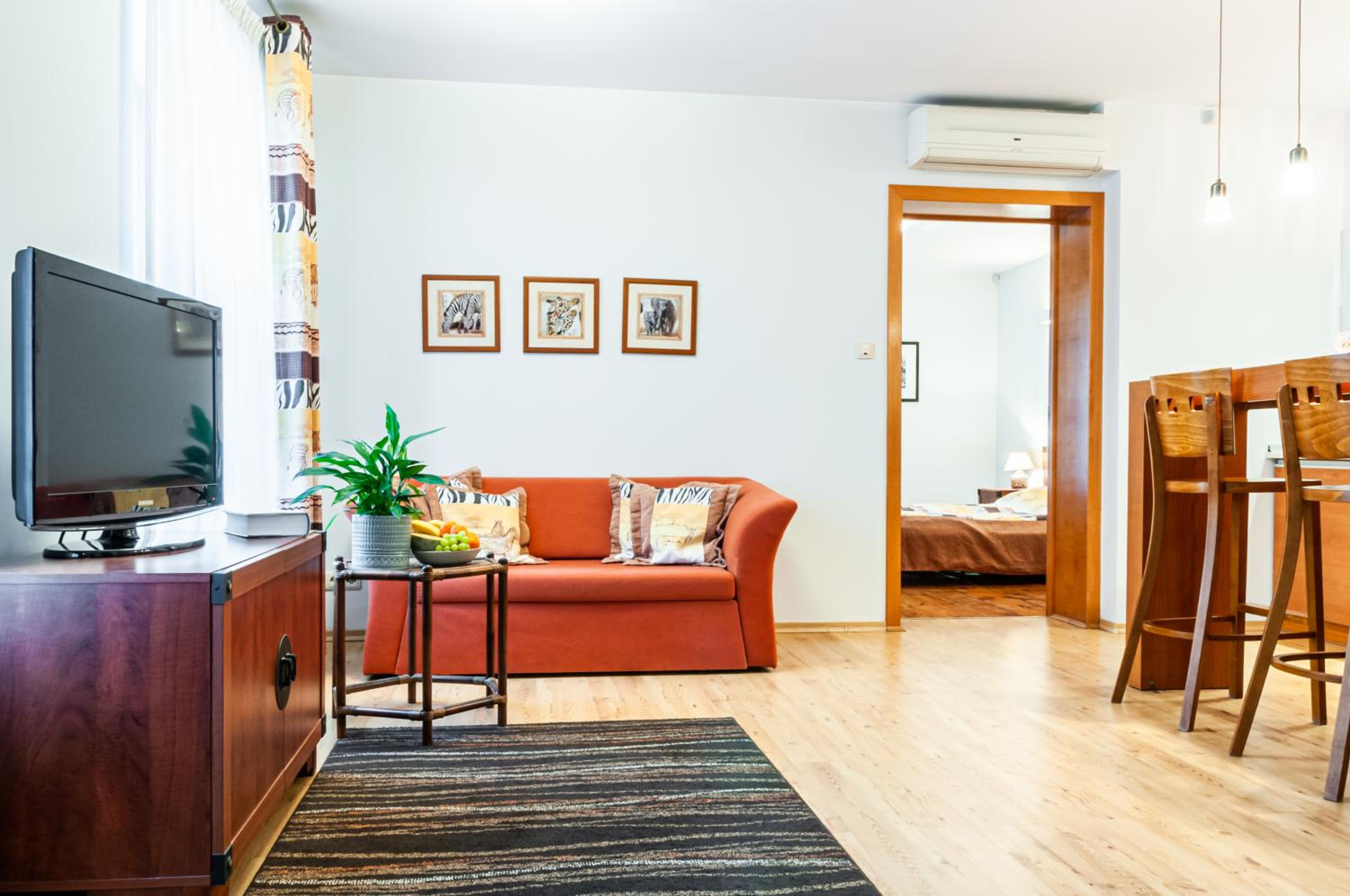 One-Bedroom Apartment
