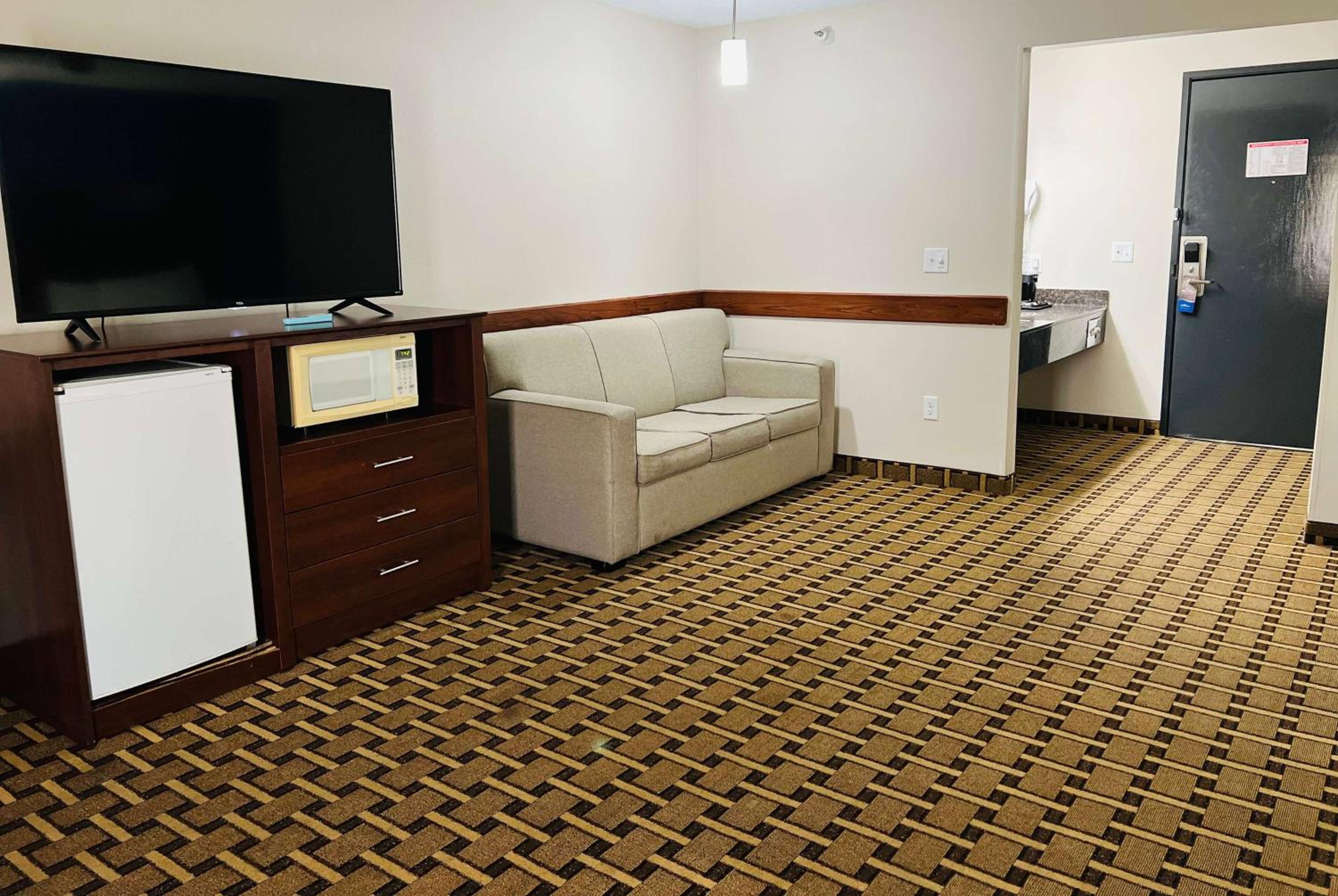 King Studio Suite - Non-Smoking - Photo 2
