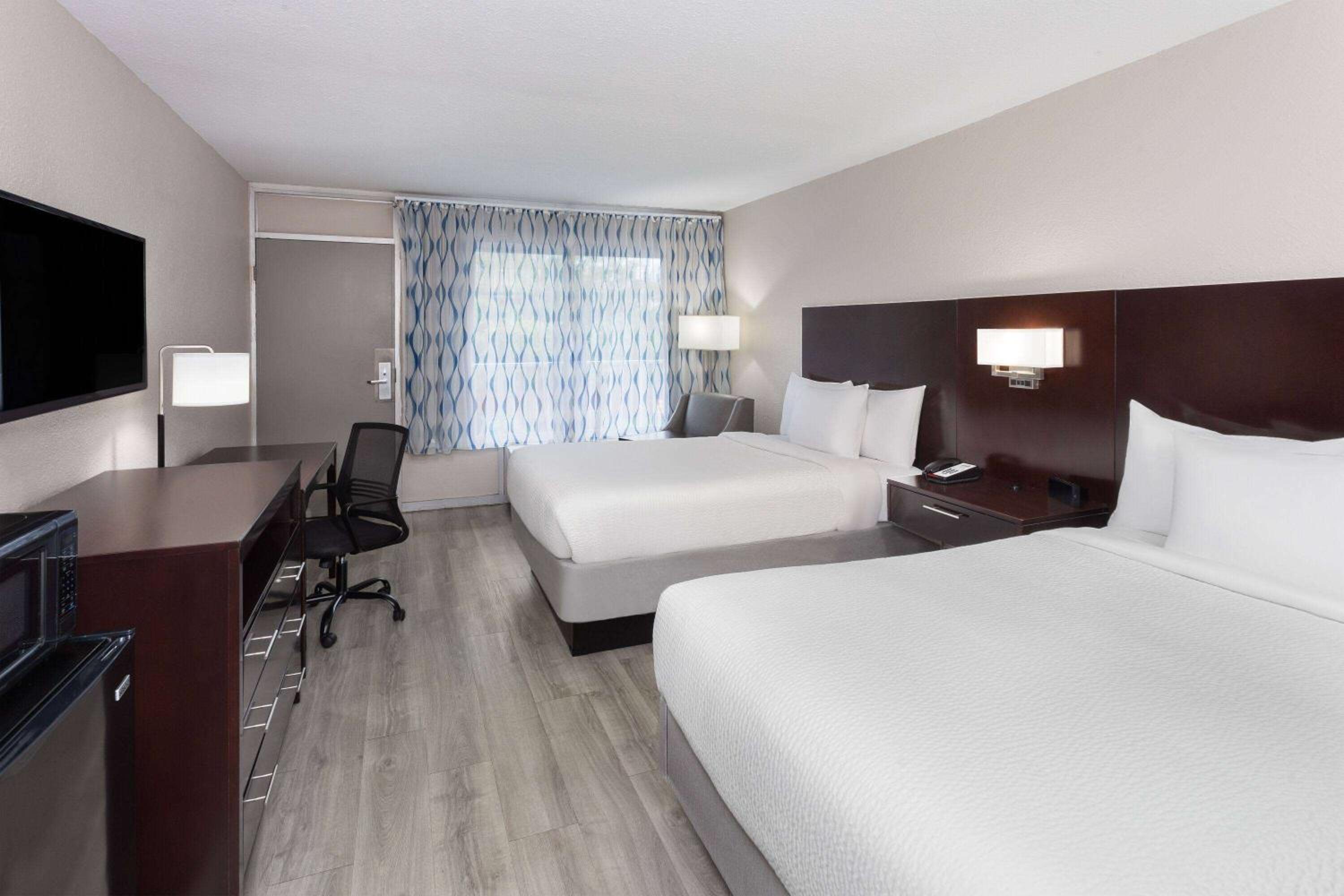 2 Double Beds, Pet-Friendly, Non-Smoking - Photo 1