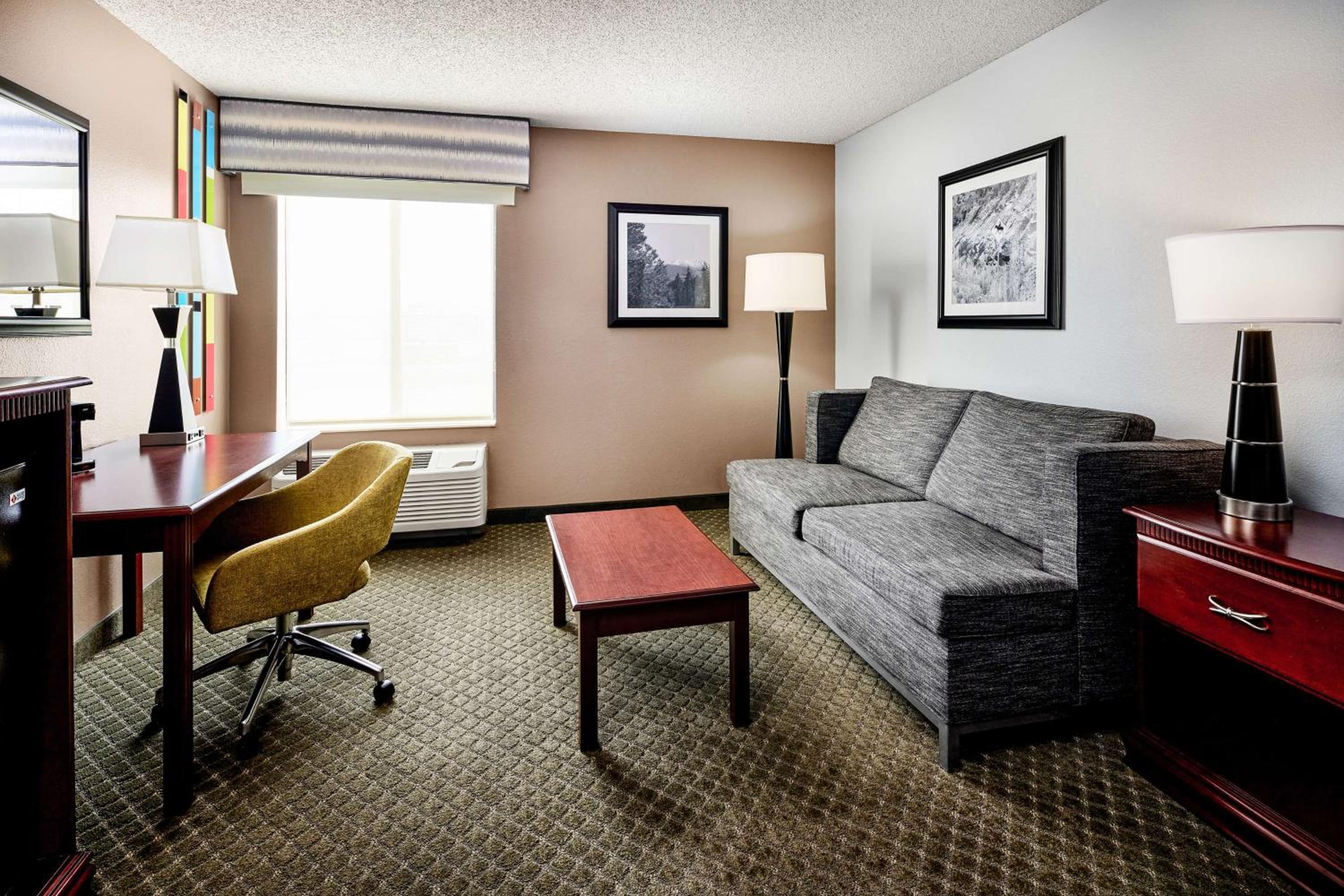 King Room with Sofa Bed and Study - Non-Smoking - Photo 4