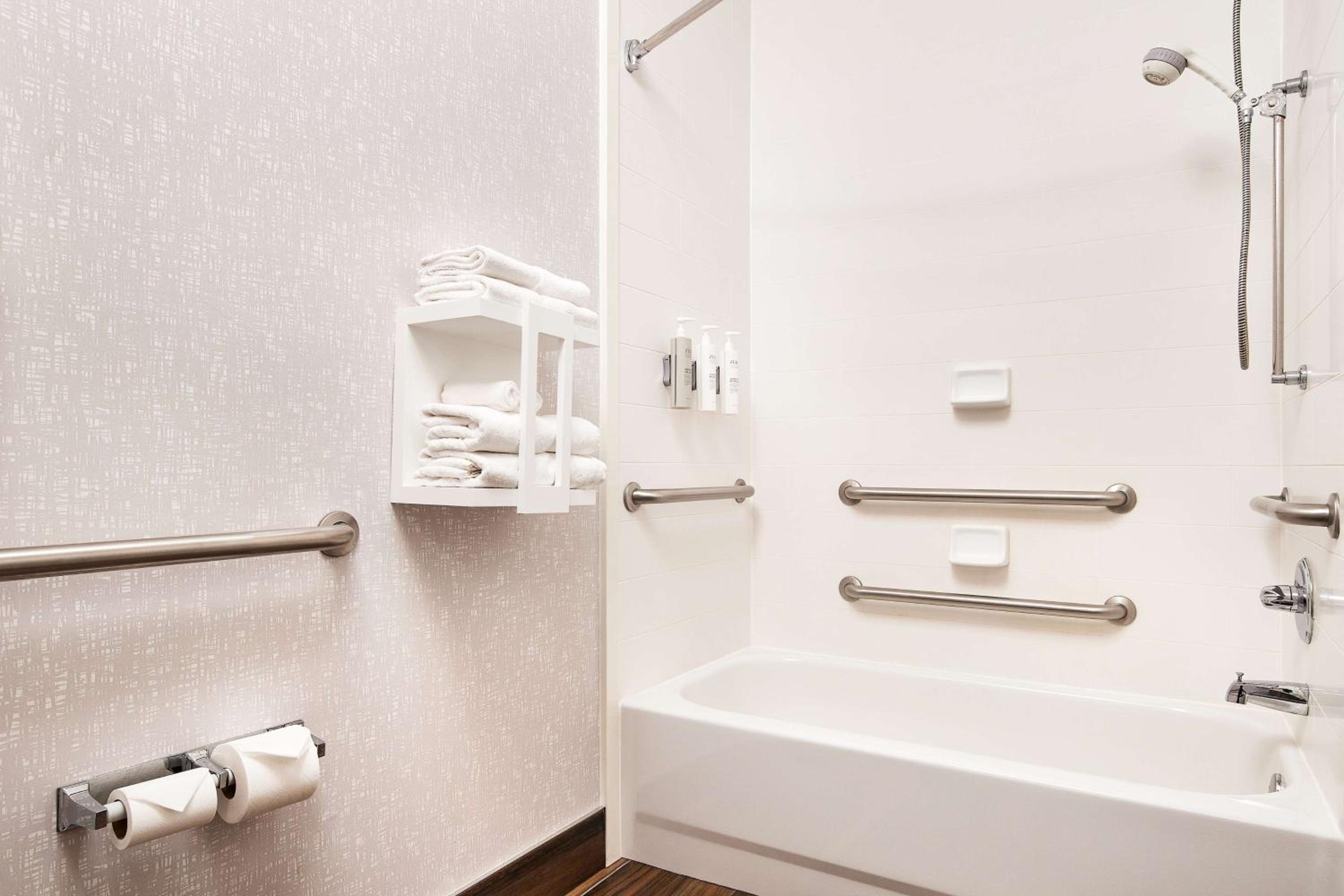 King Room - Mobility Access/Non-Smoking - Photo 2