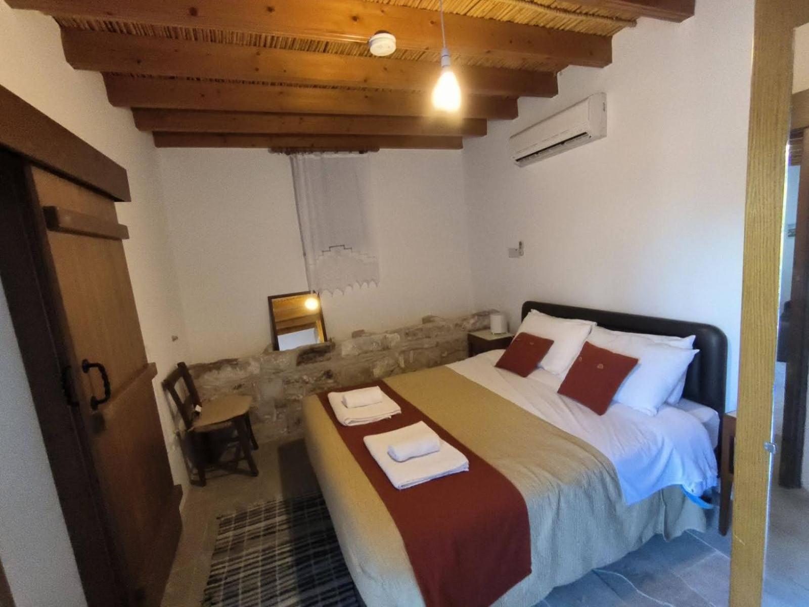 One-Bedroom Apartment (2 - 3 Adults) photo 2