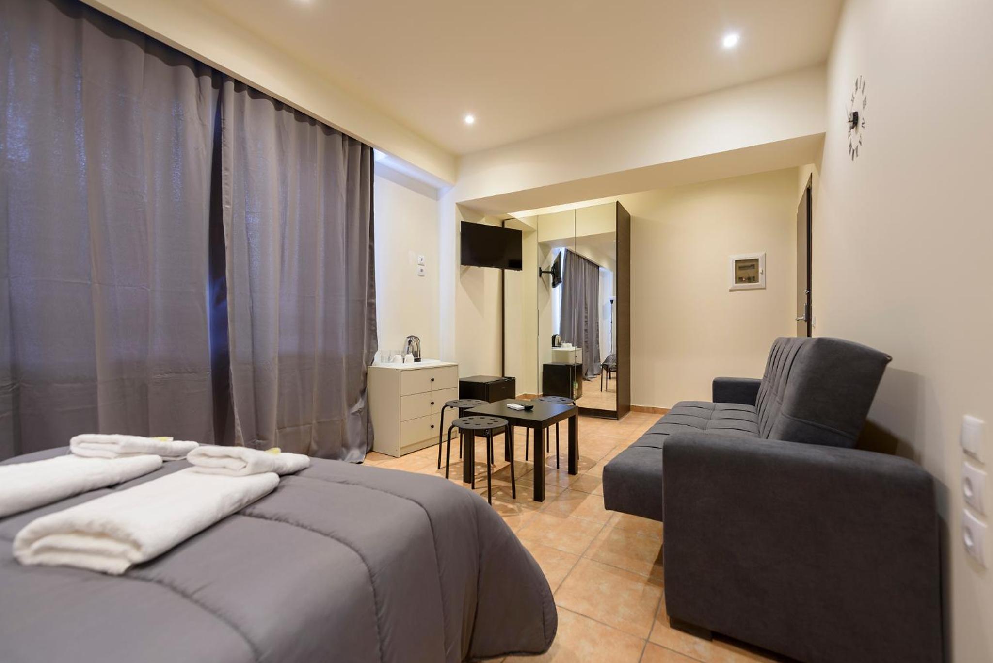 Deluxe Triple Room photo 3