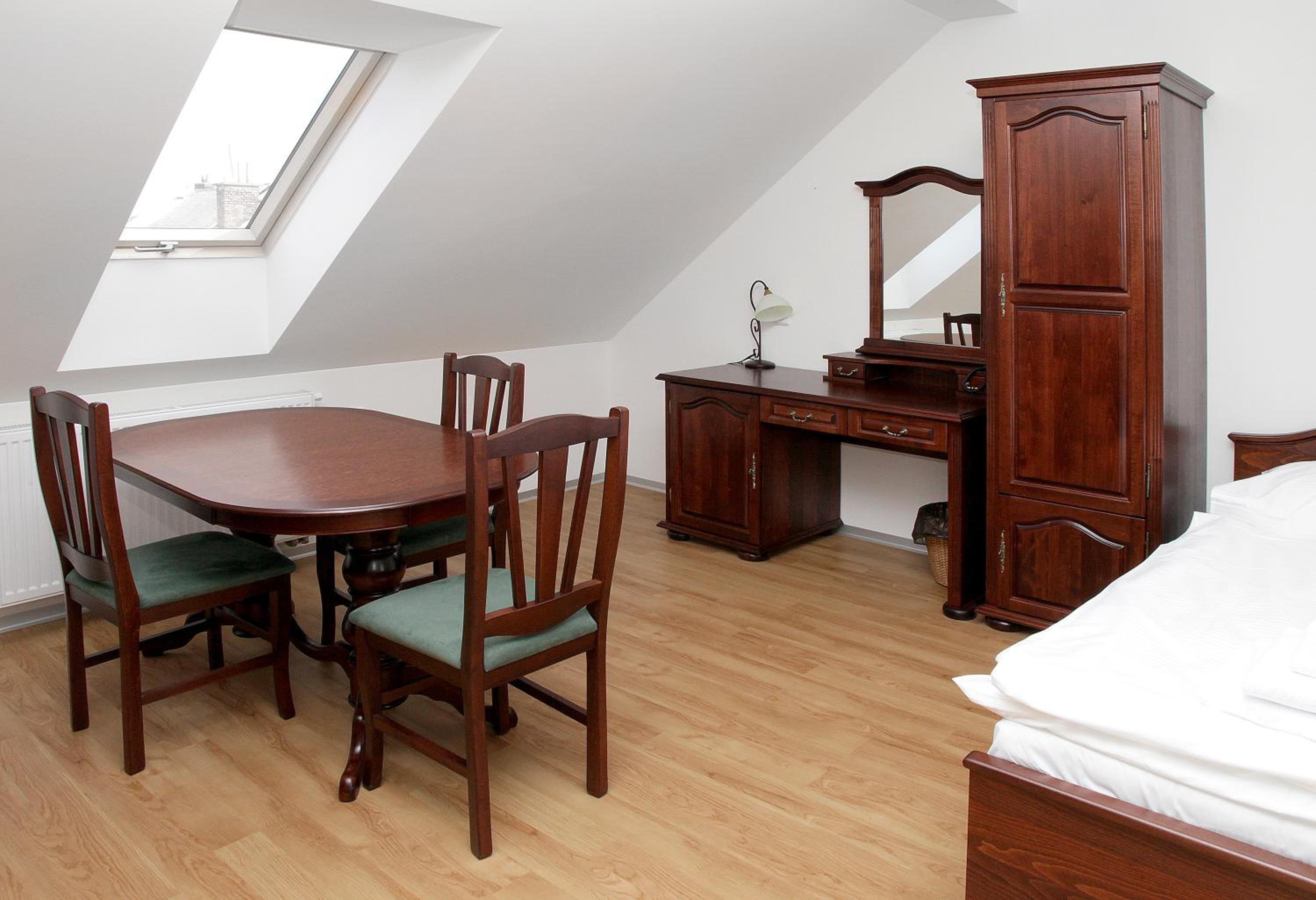 Single Room with Private Bathroom photo 3