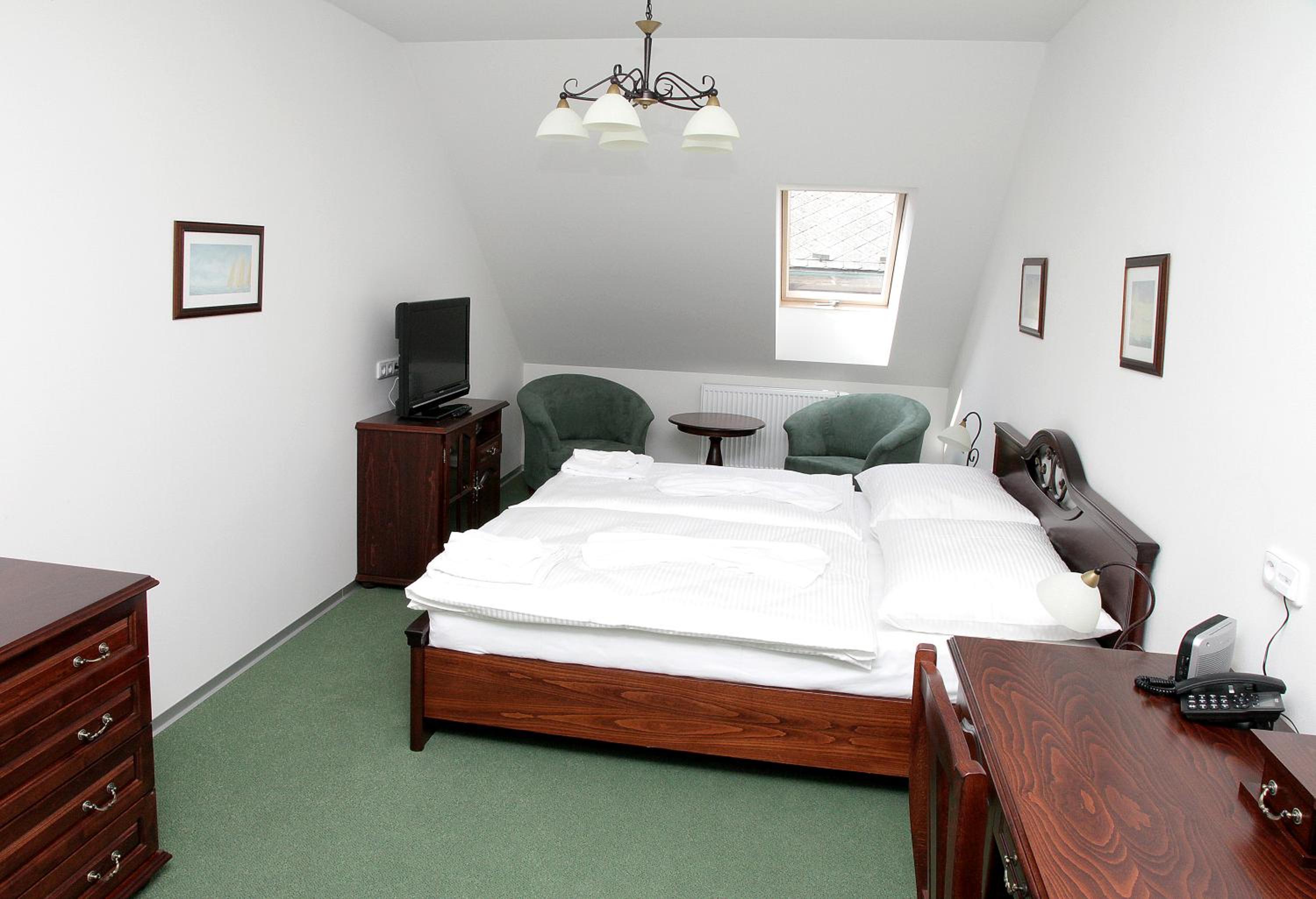 Double Room with Shared Bathroom photo 3