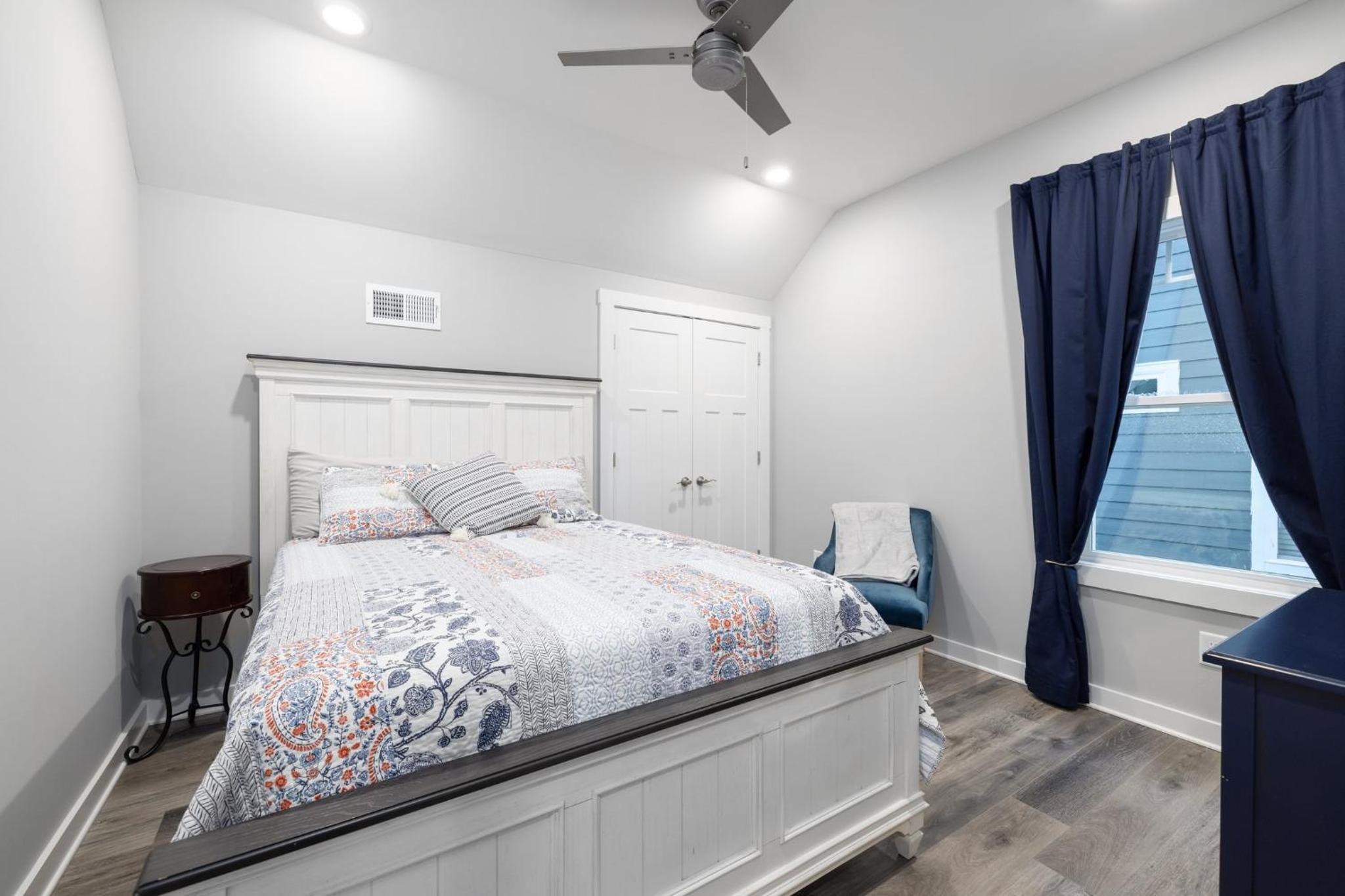Three-Bedroom House photo 2