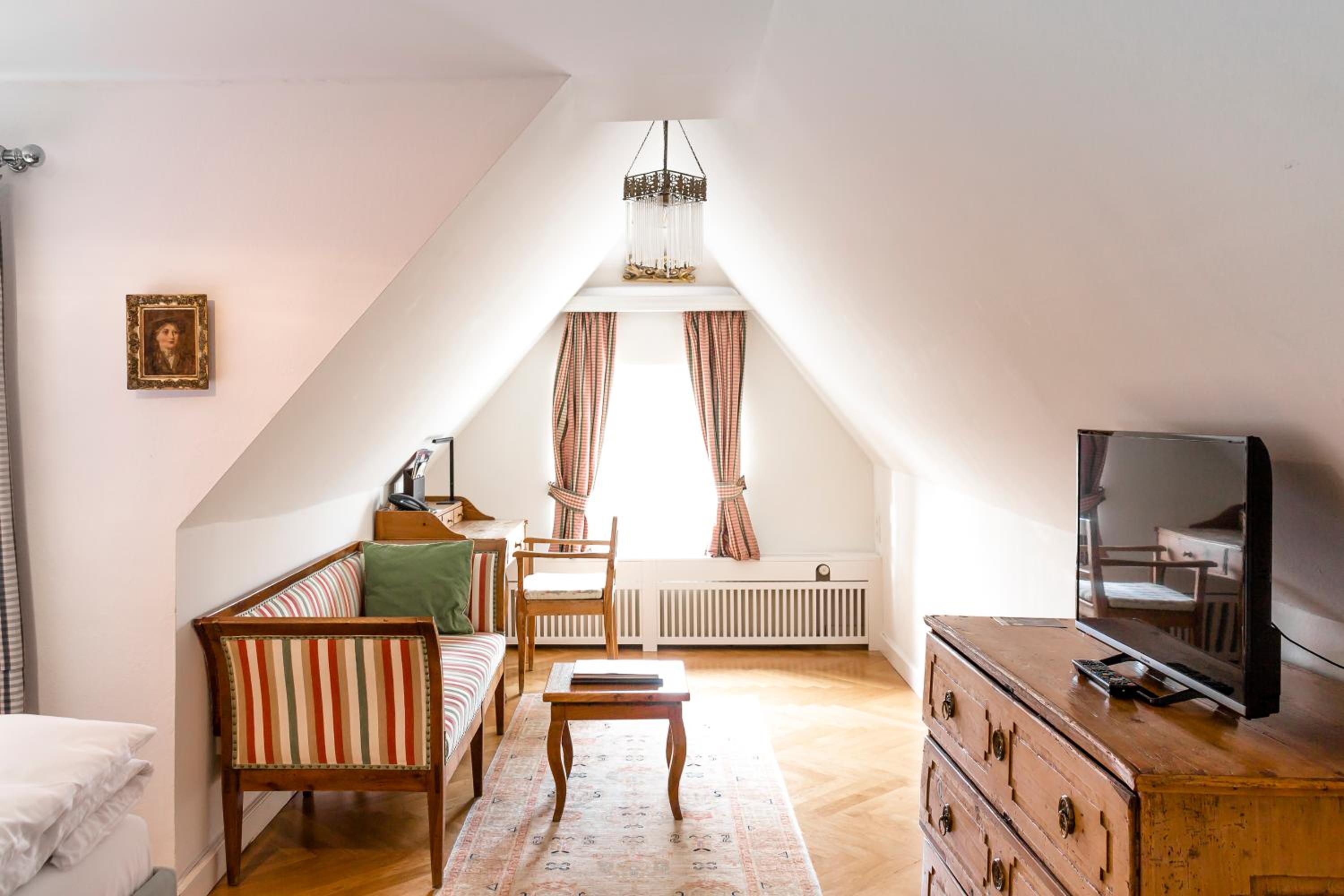 Double Room - Photo 6