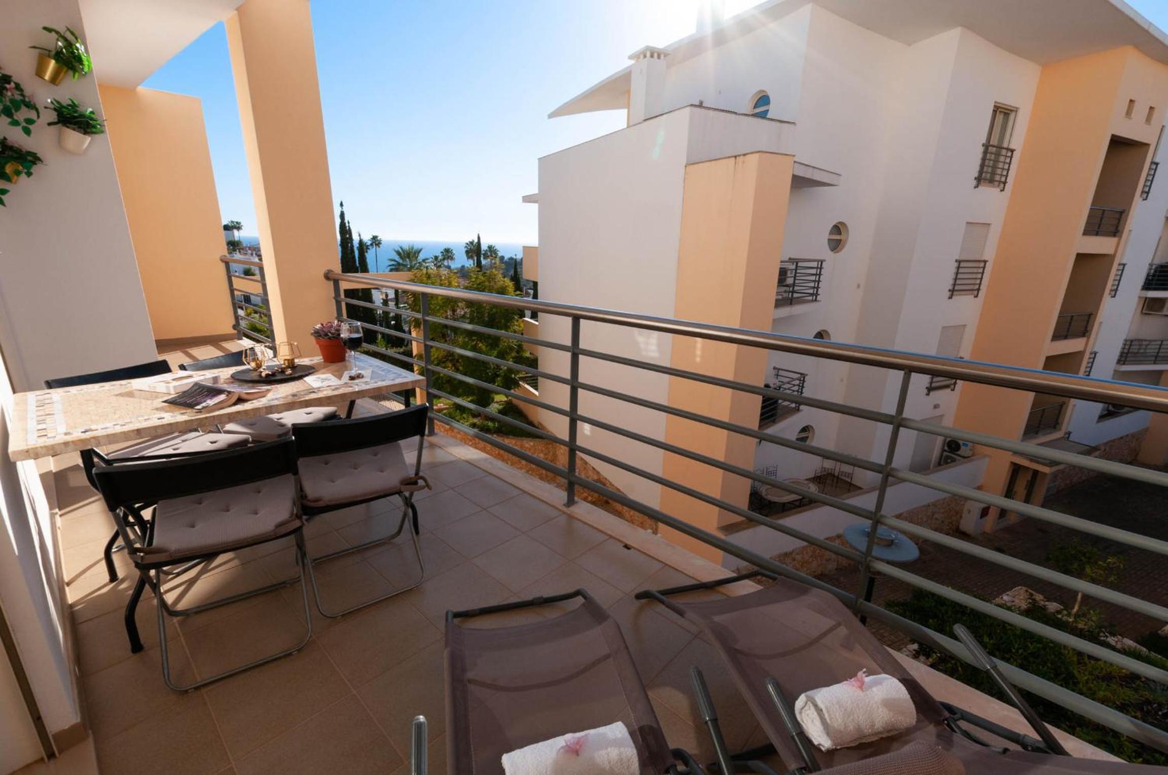 One-Bedroom Apartment with Partial Sea View - Photo 15