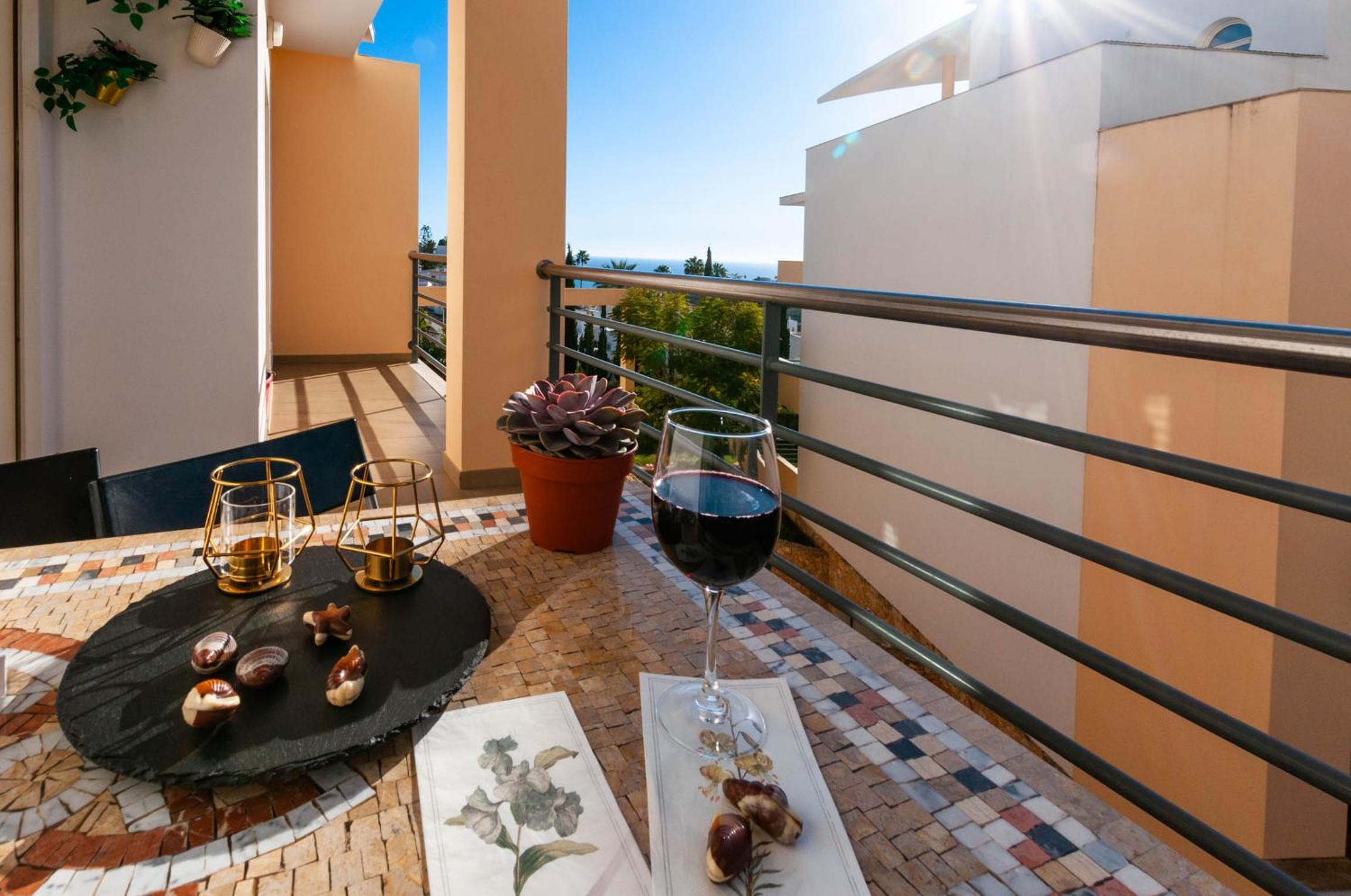 One-Bedroom Apartment with Partial Sea View - Photo 16