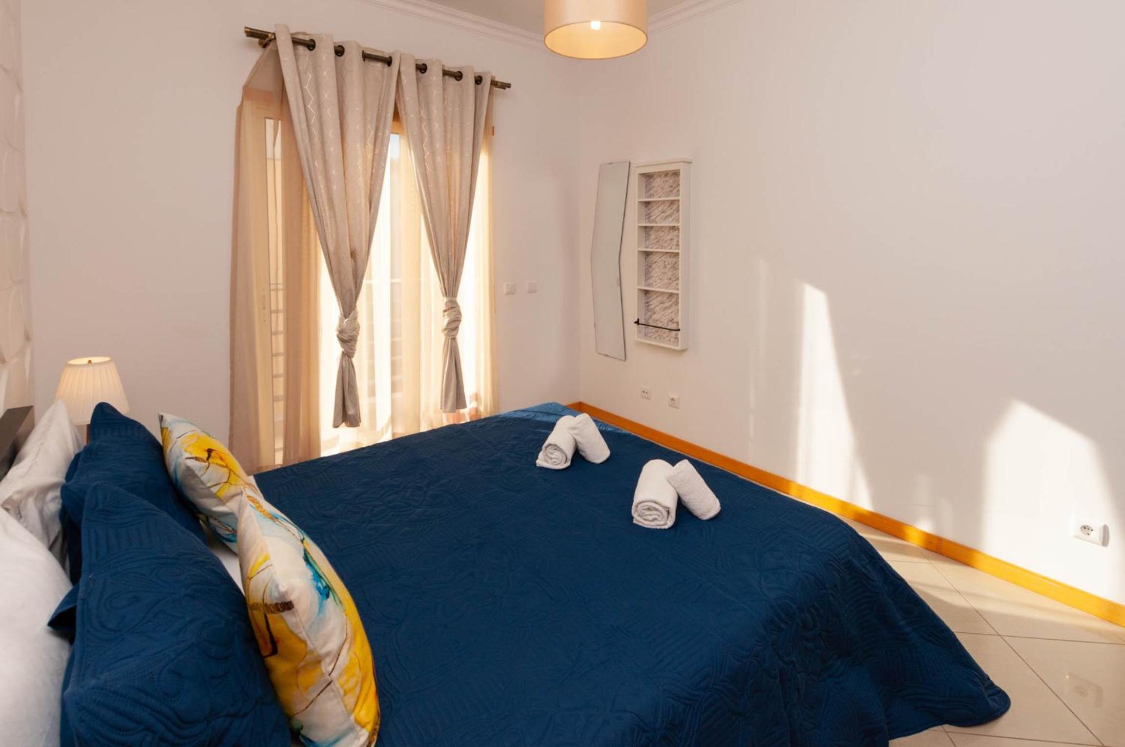 One-Bedroom Apartment with Partial Sea View - Photo 23
