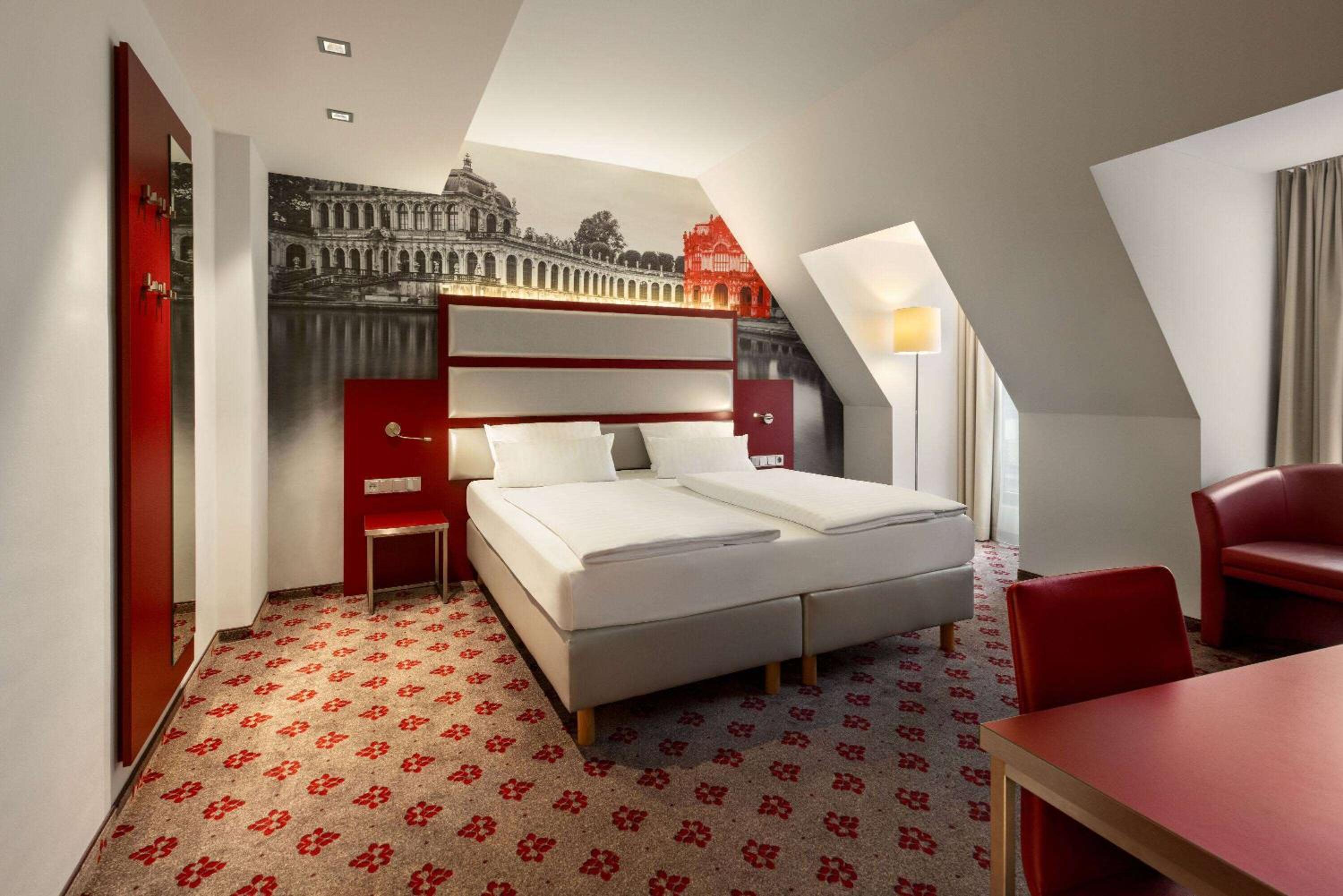 Double Room - Disability Access photo 3