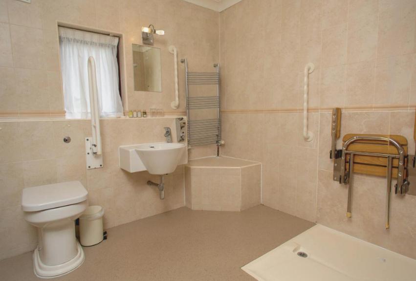Twin Room - Disability Access photo 3