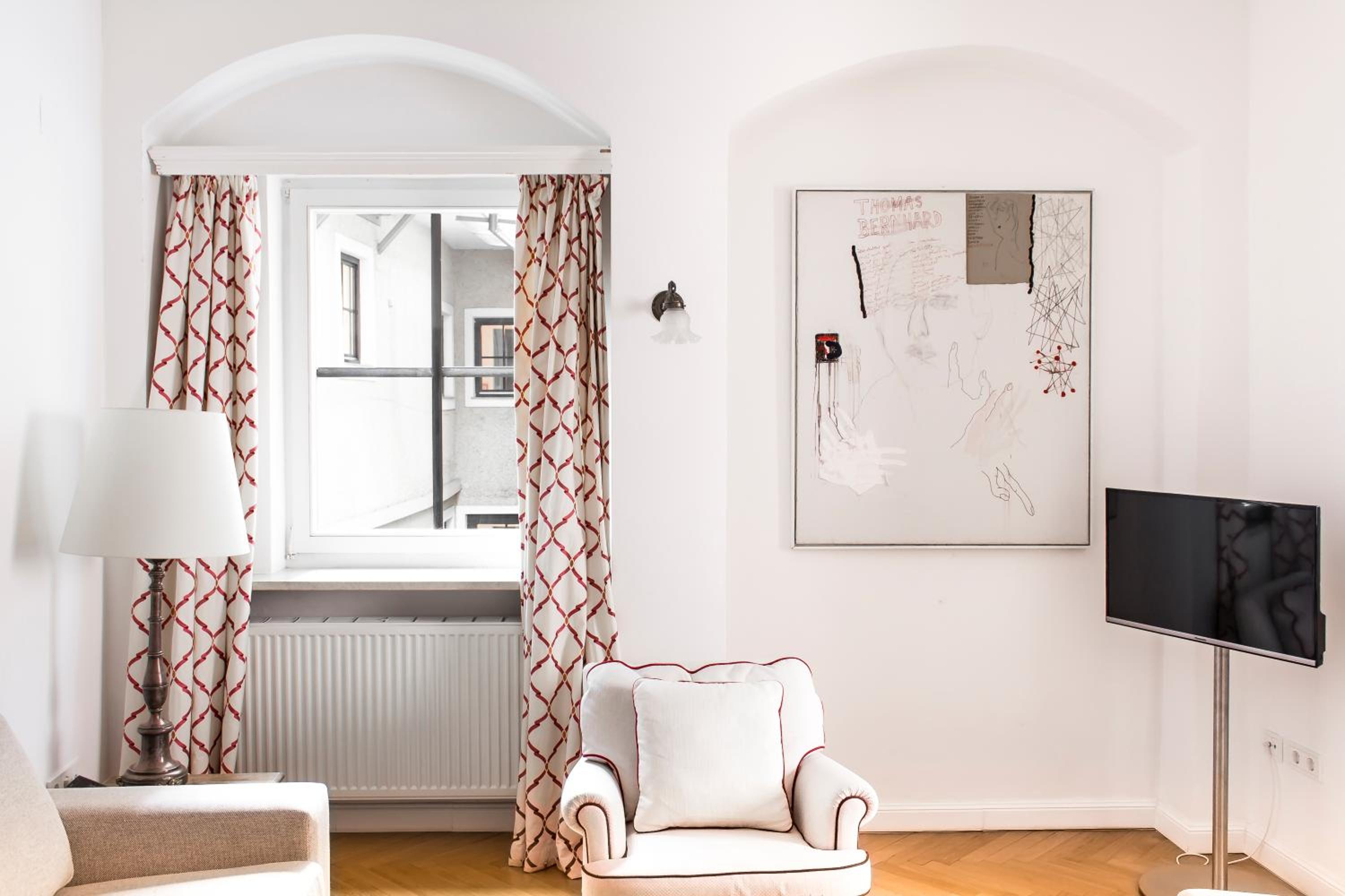 Suite - Photo 2