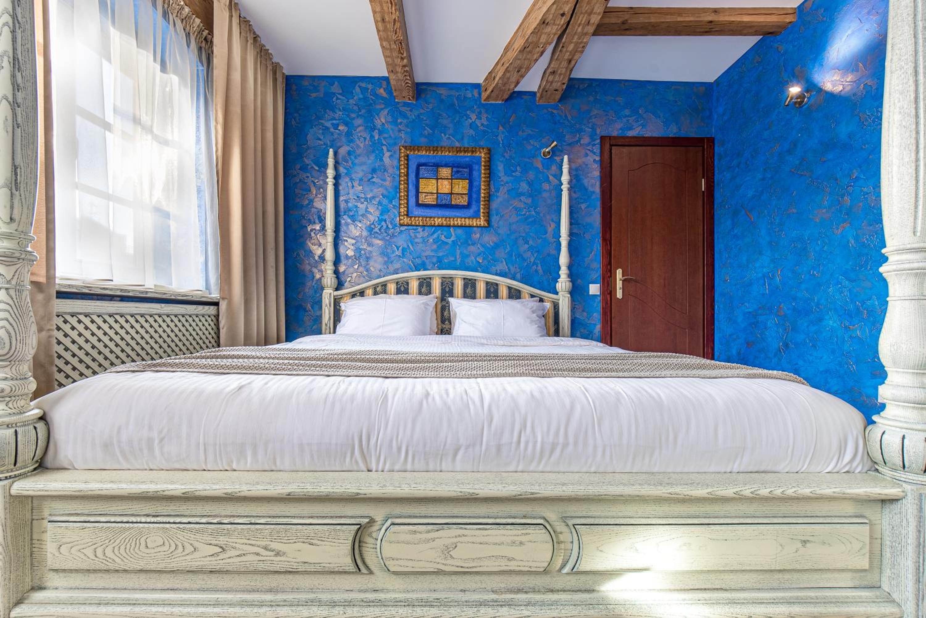 Superior King Suite - Photo 6