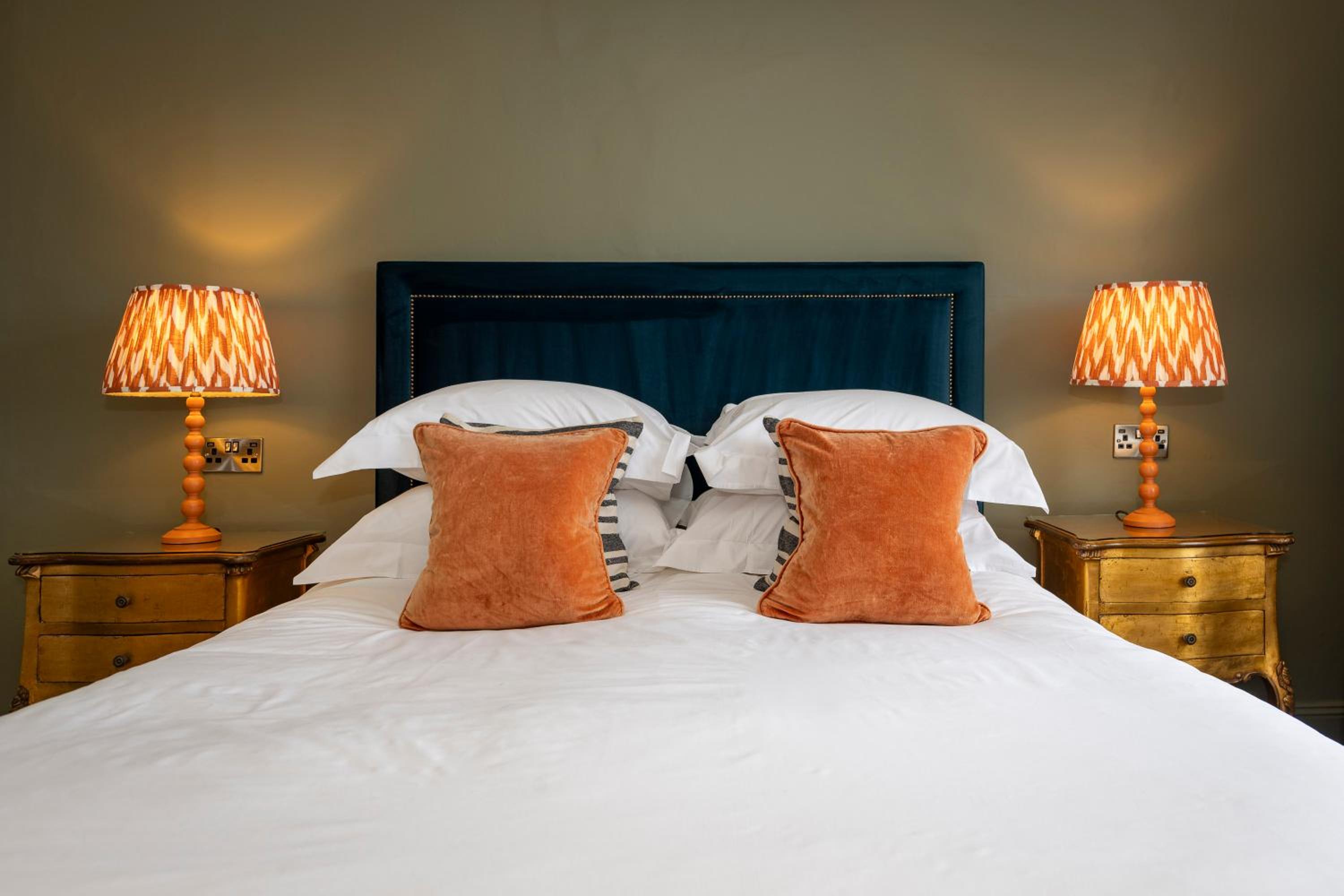 Deluxe King Room with Sea View - Photo 4
