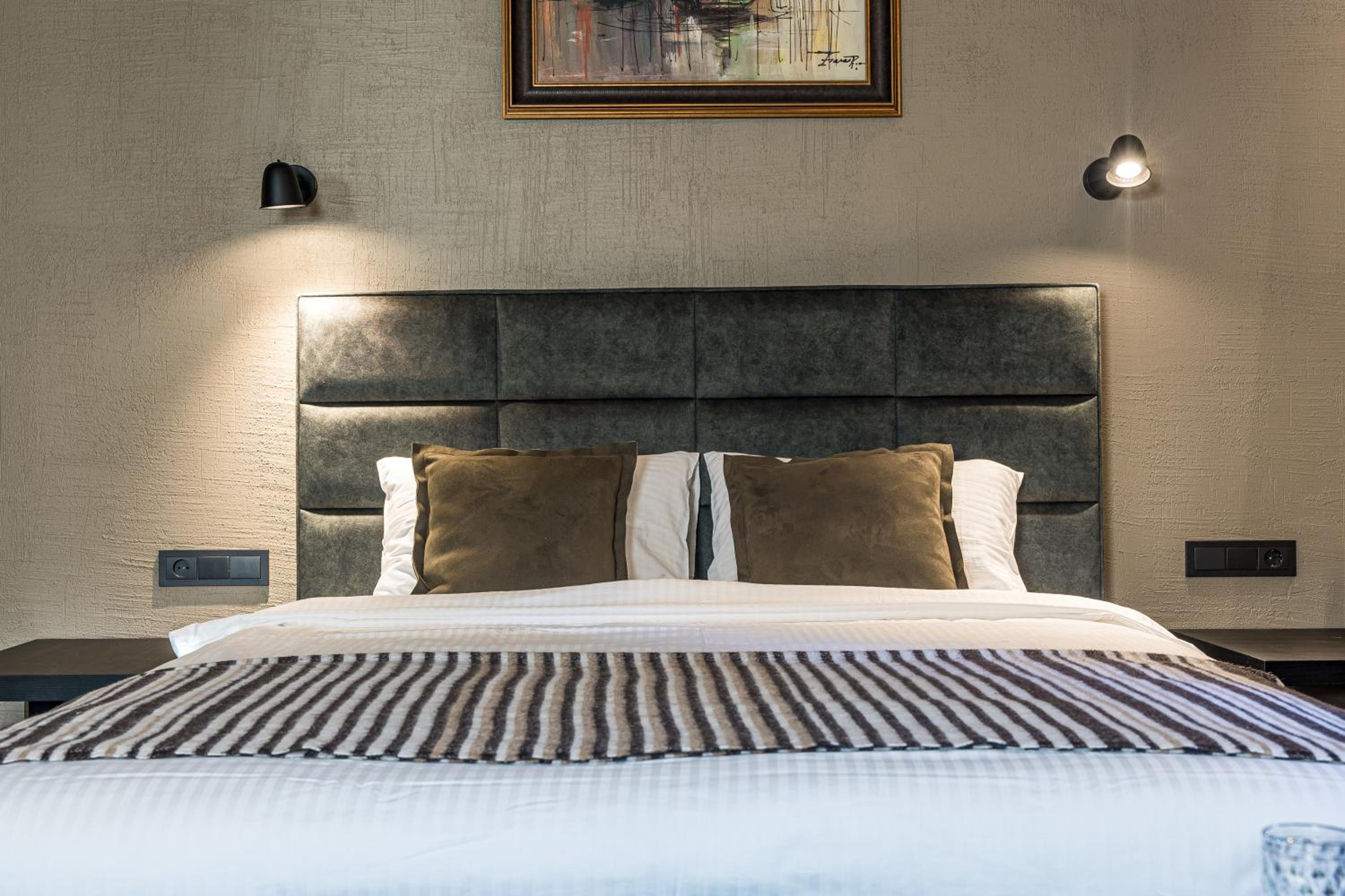 Deluxe Room - Photo 6