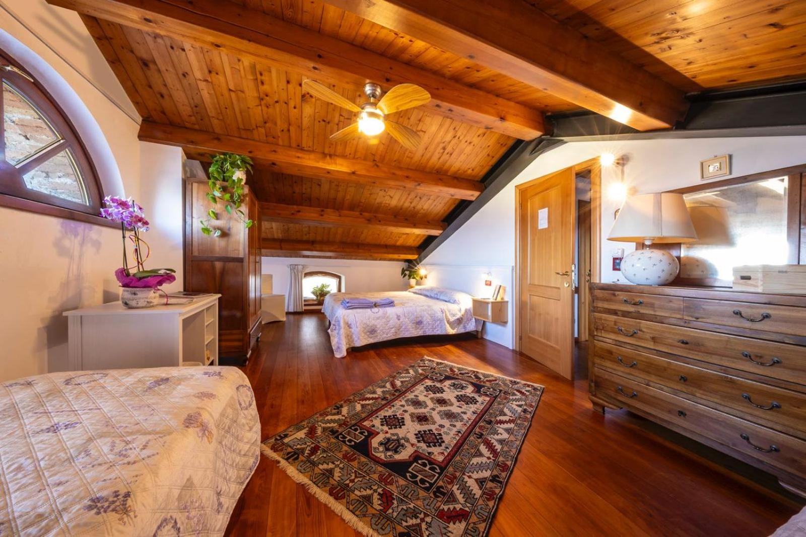 Family Room with Private Bathroom photo 3