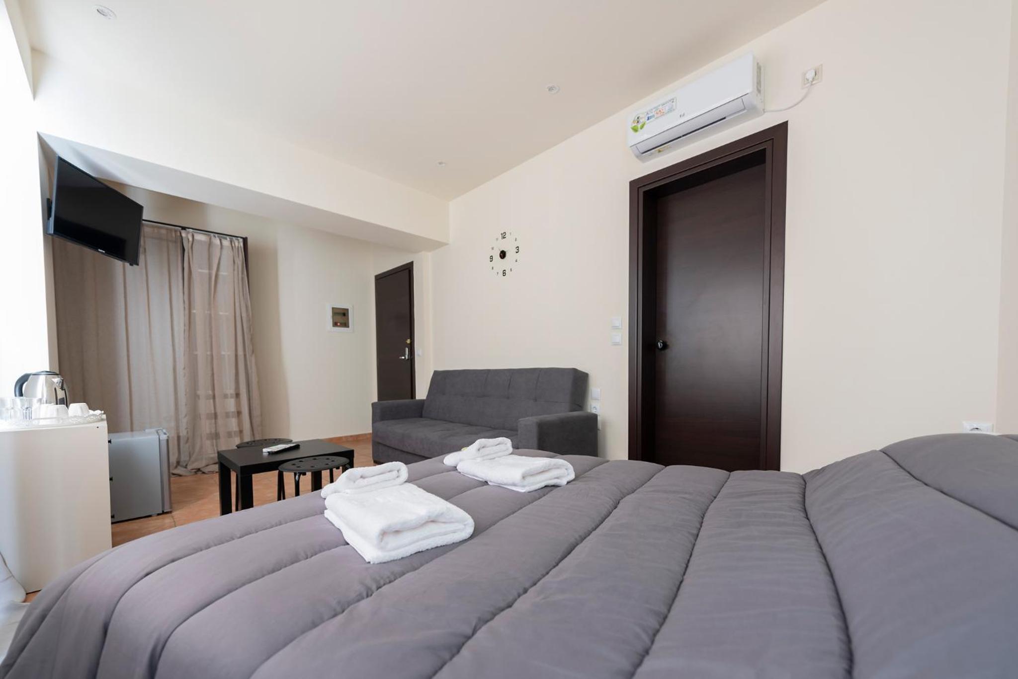 Deluxe Triple Room photo 3
